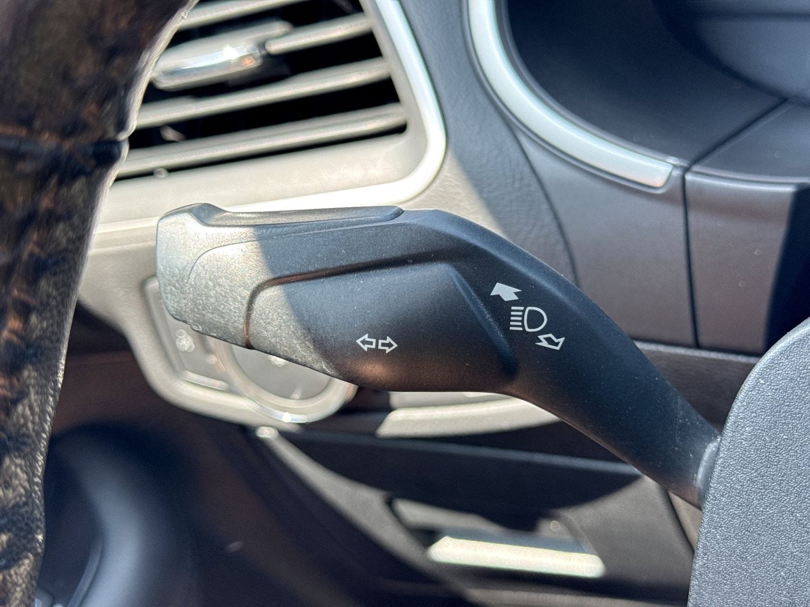 Thumbnail: 2015 Ford Edge - 31