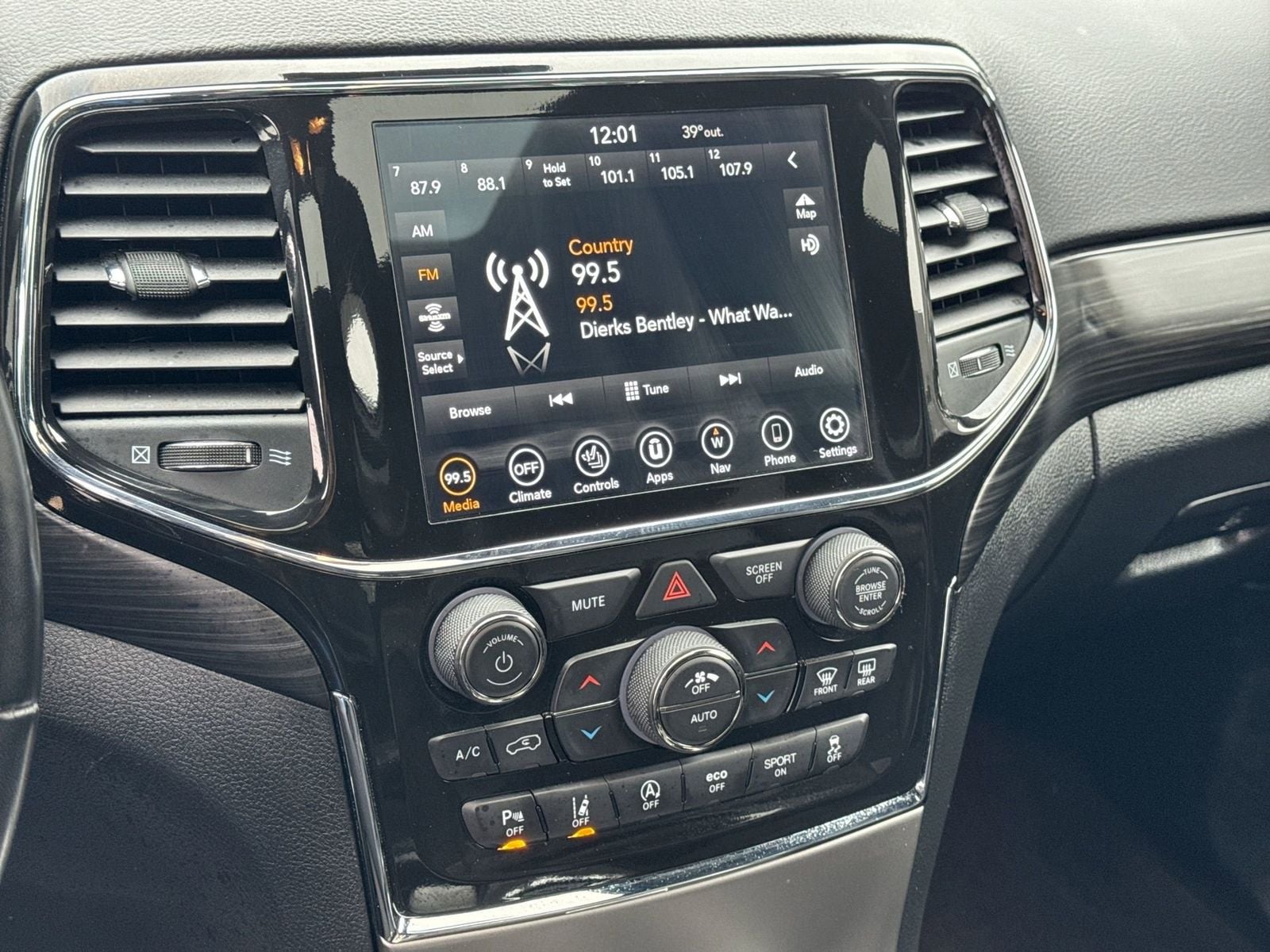 Thumbnail: 2022 Jeep Grand Cherokee - 30