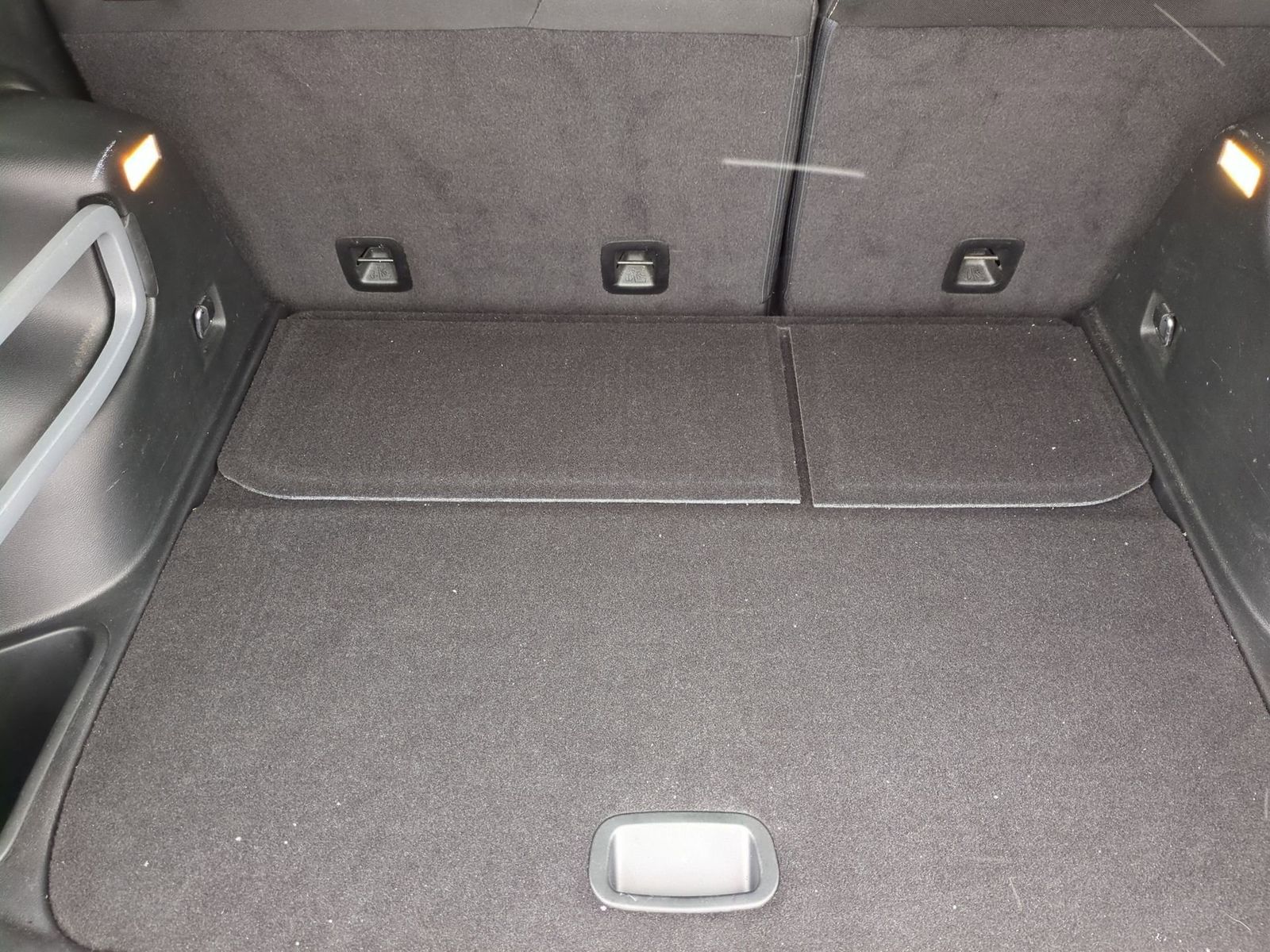 Thumbnail: 2014 Jeep Cherokee - 32