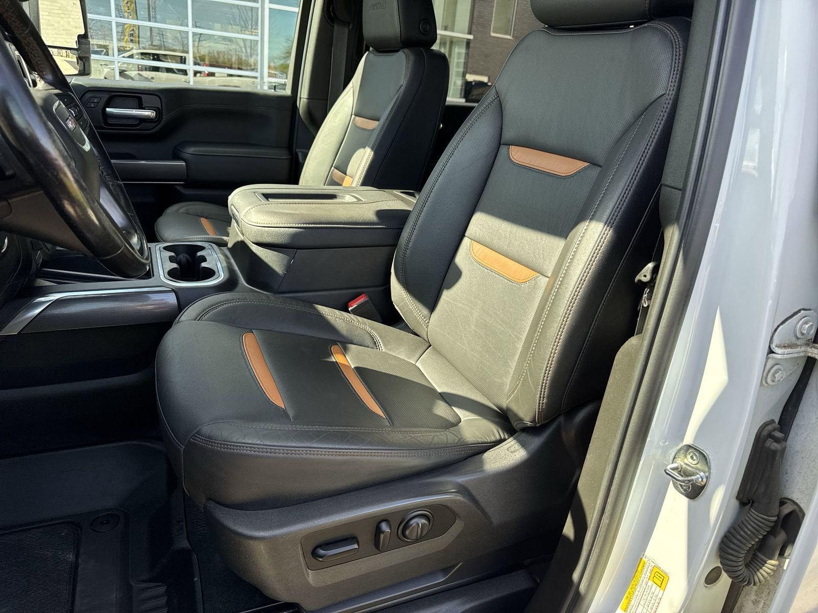 Thumbnail: 2021 GMC Sierra 2500 - 19
