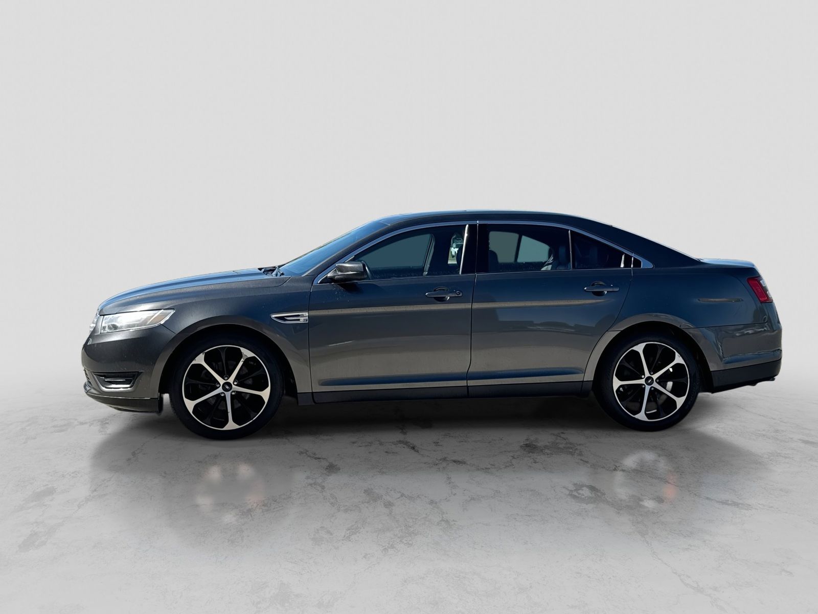 Thumbnail: 2015 Ford Taurus - 3