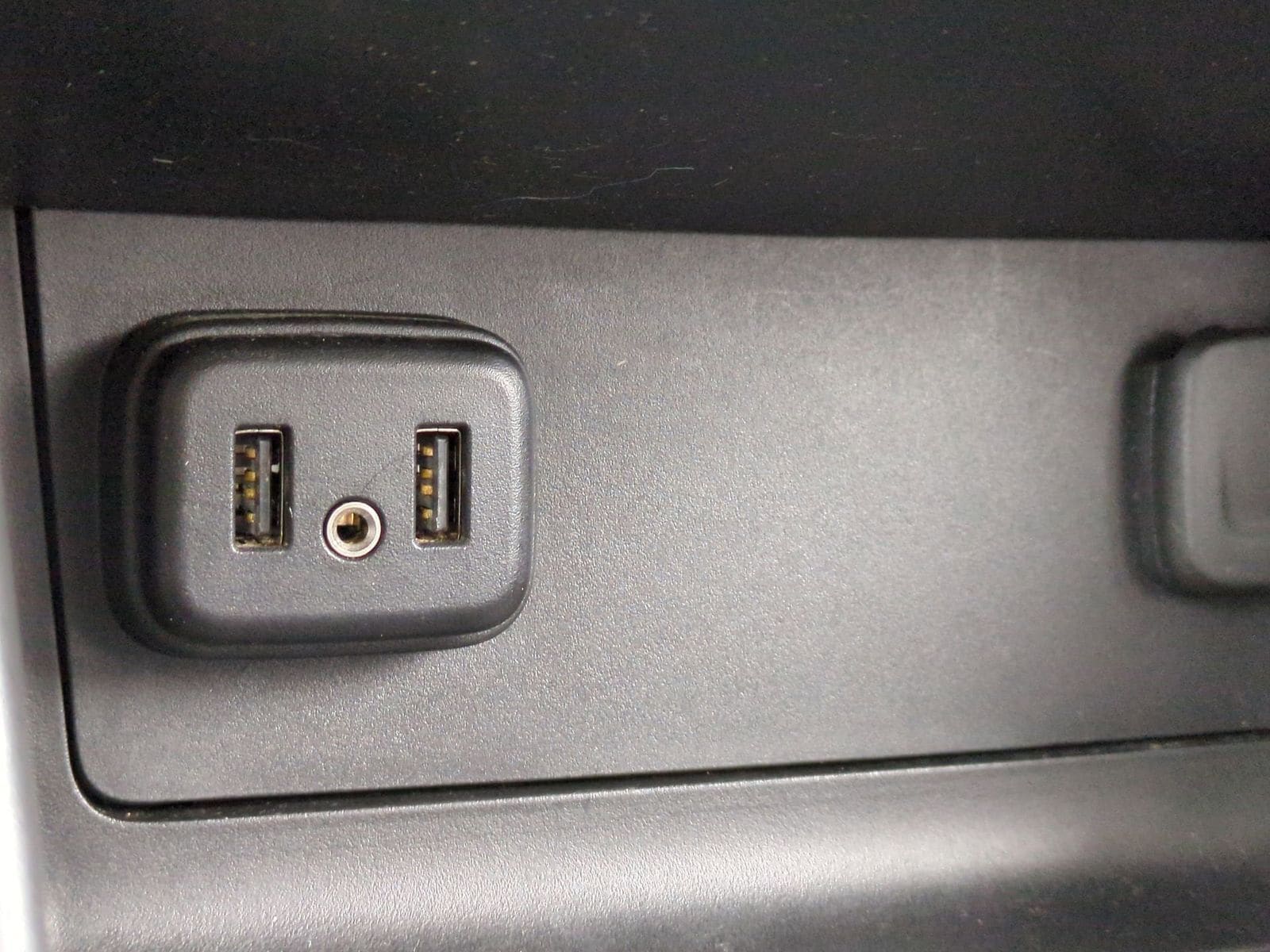 Thumbnail: 2019 Chevrolet Colorado - 33