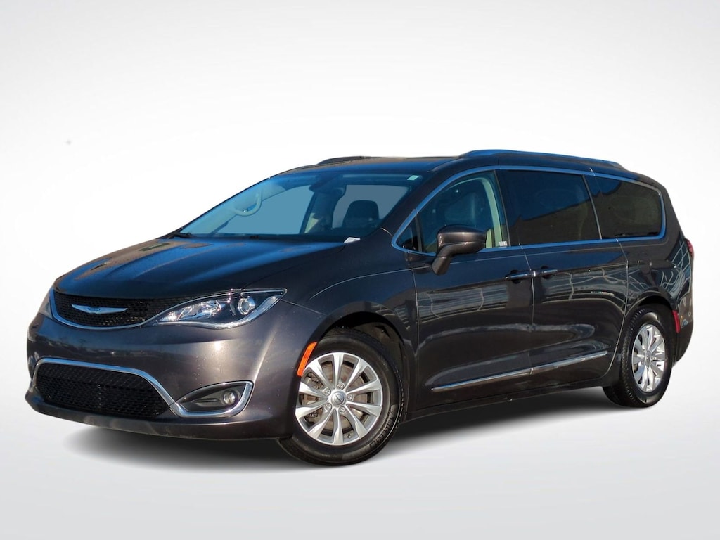 Used 2018 Chrysler Pacifica Touring L Plus Minivan/Van