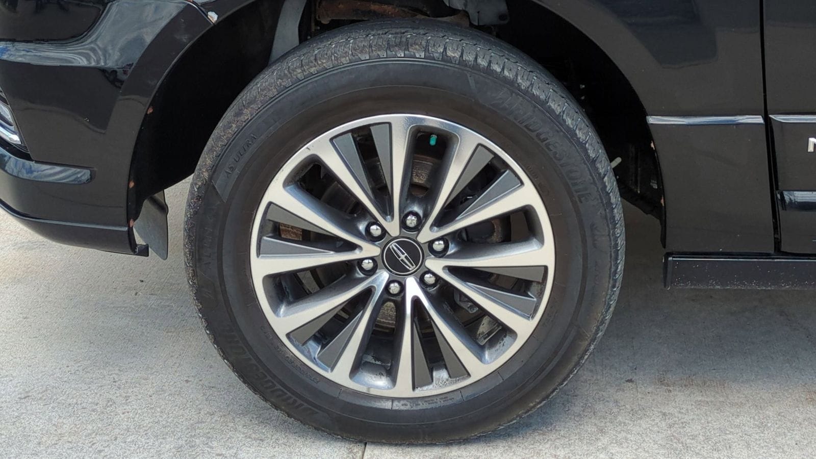 Thumbnail: 2016 Lincoln Navigator - 9