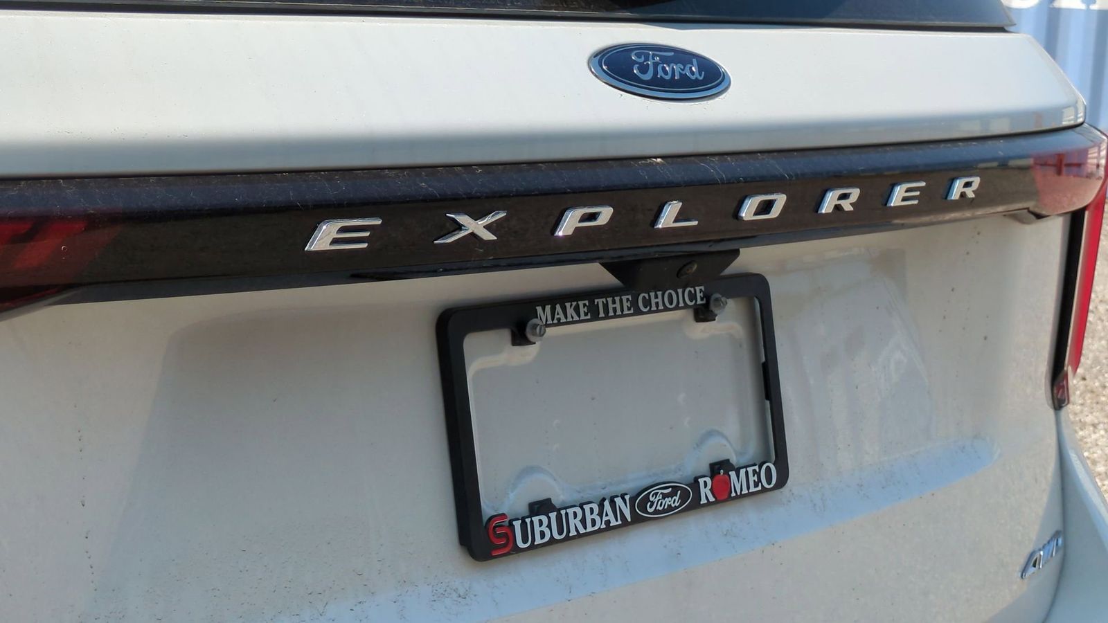 2025 Ford Explorer Active 12
