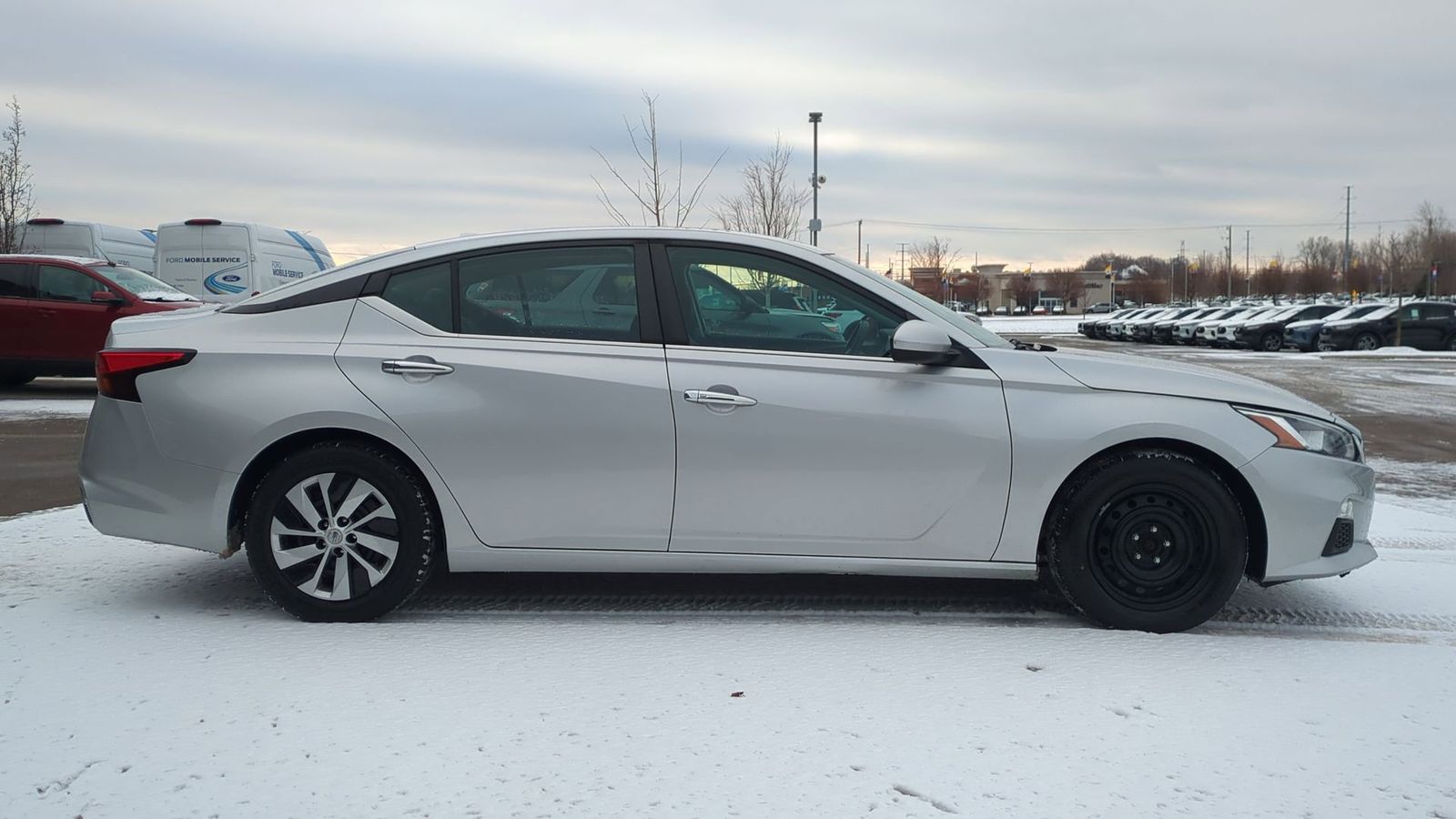 Thumbnail: 2020 Nissan Altima - 8