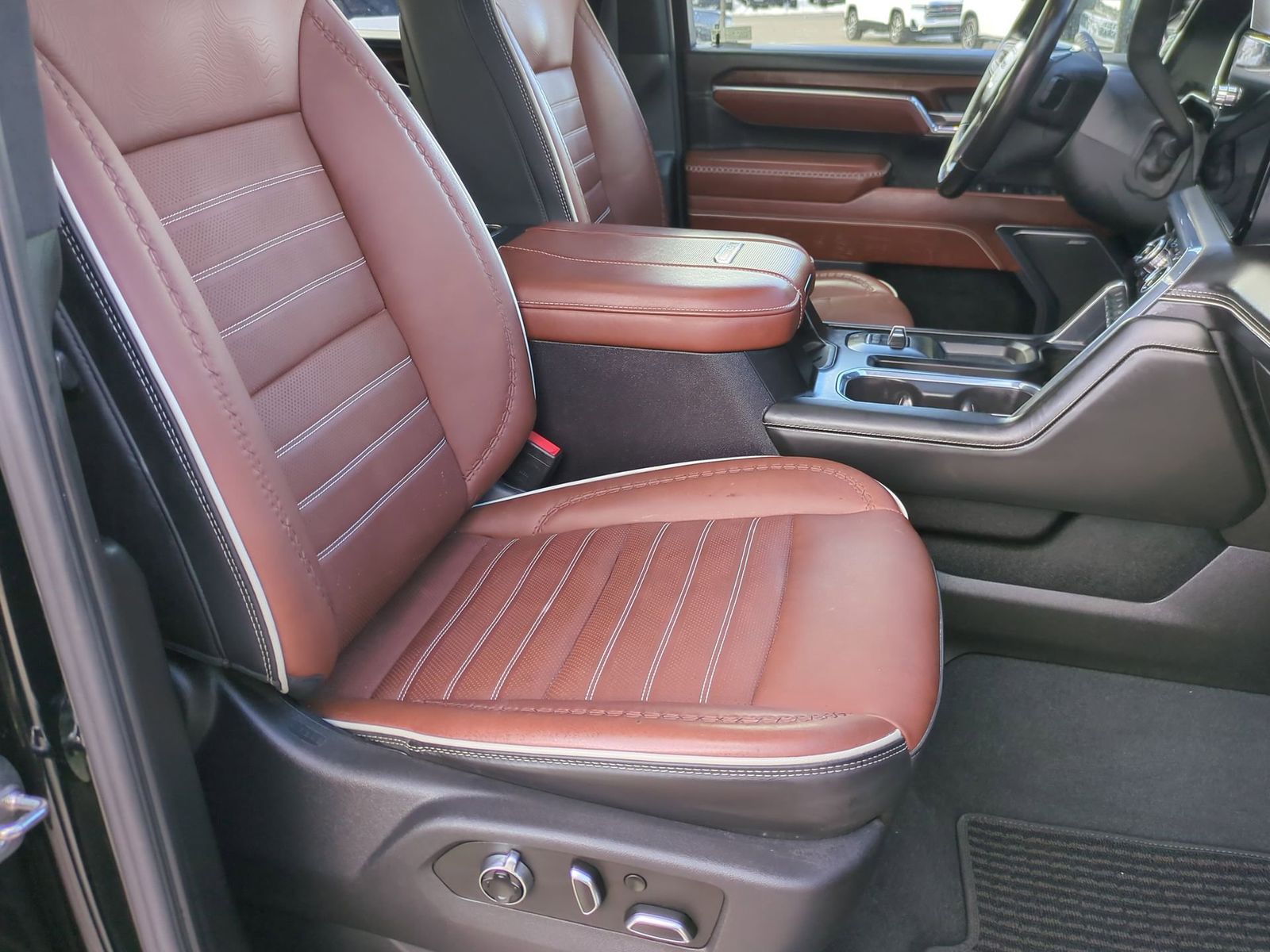 Thumbnail: 2024 GMC Sierra 2500 - 28