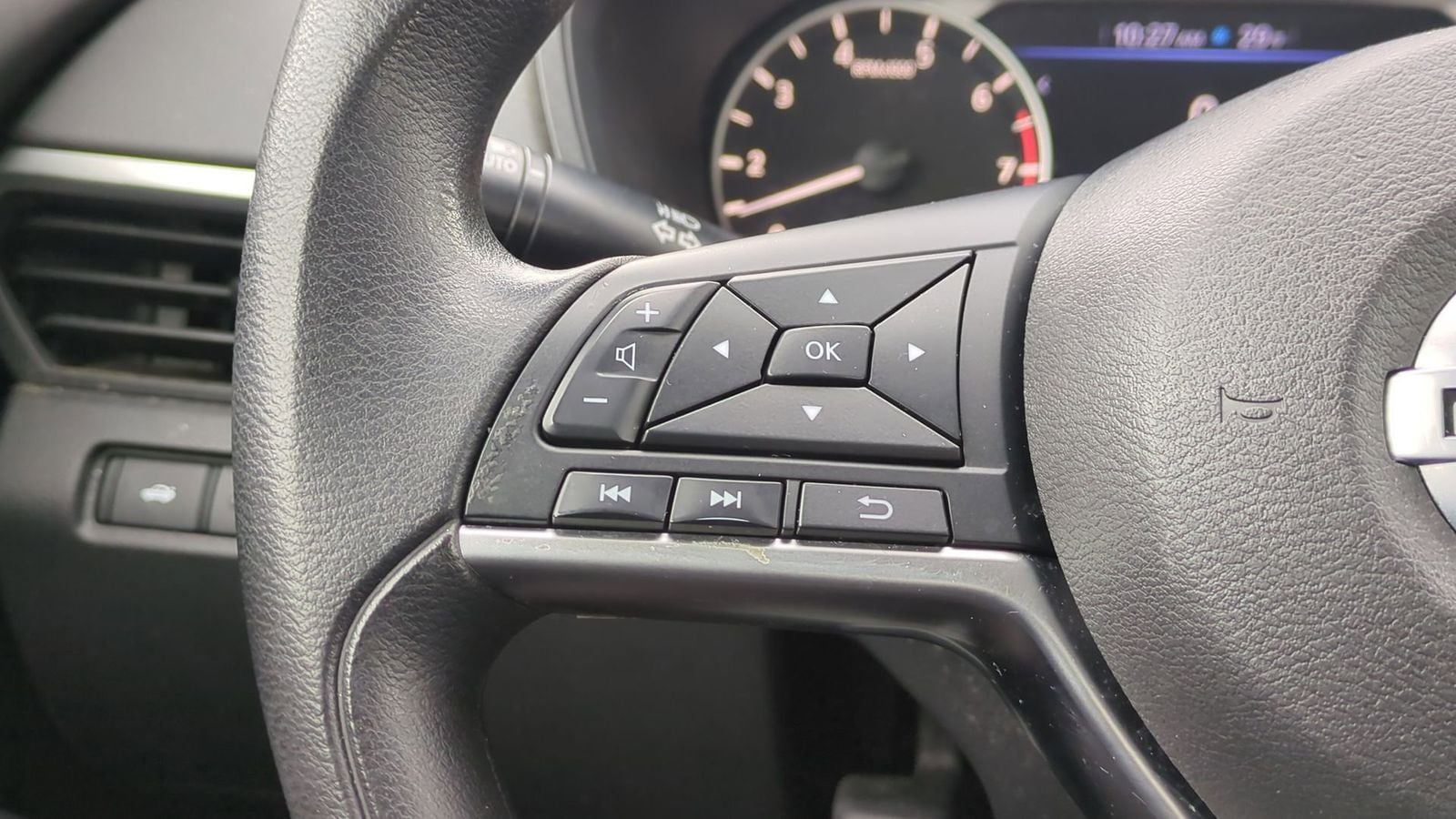 Thumbnail: 2020 Nissan Altima - 22