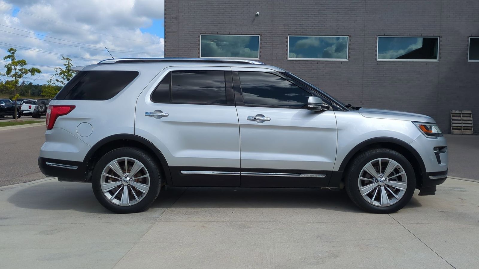 Thumbnail: 2018 Ford Explorer - 8