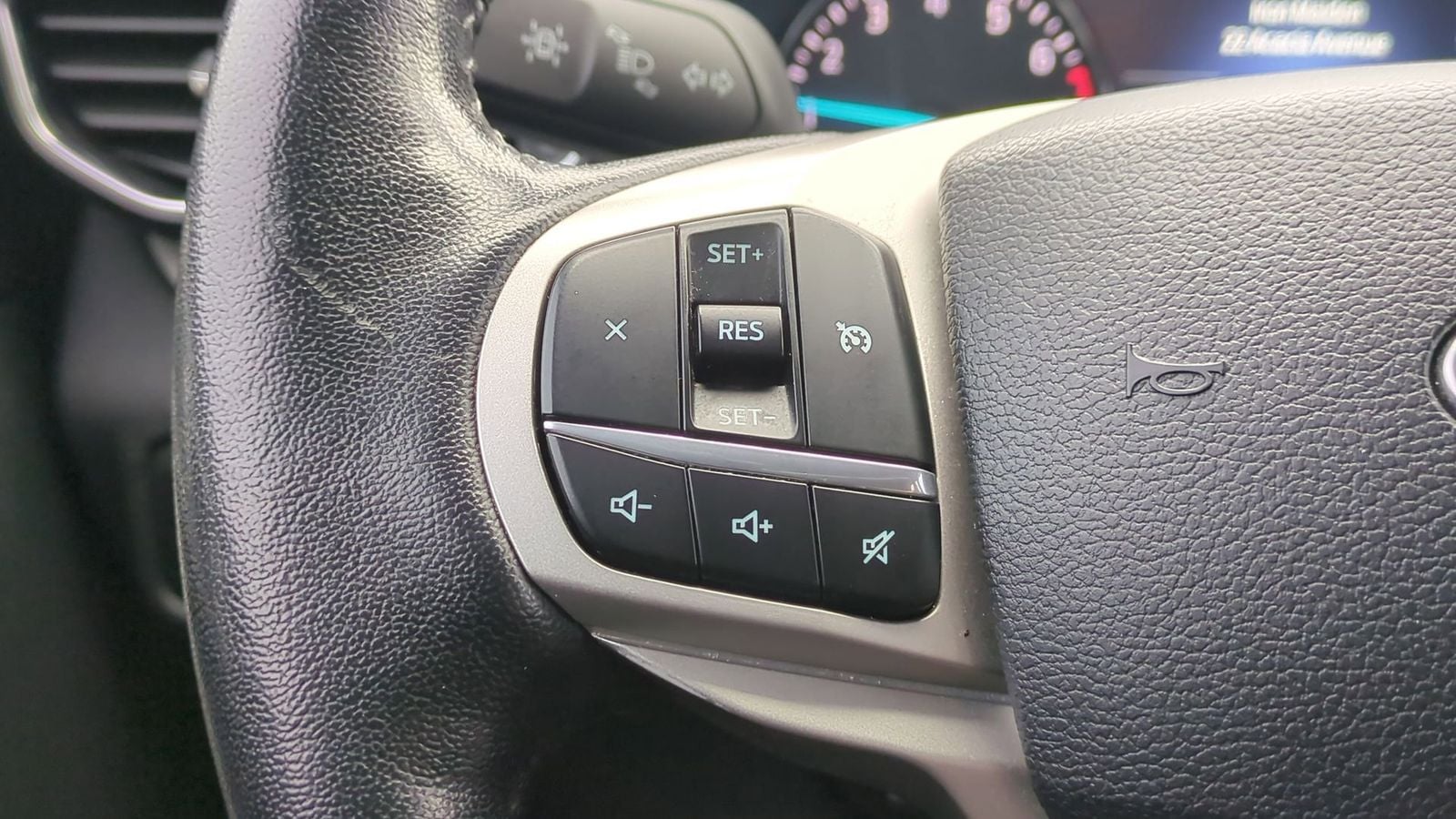 Thumbnail: 2021 Ford Explorer - 28