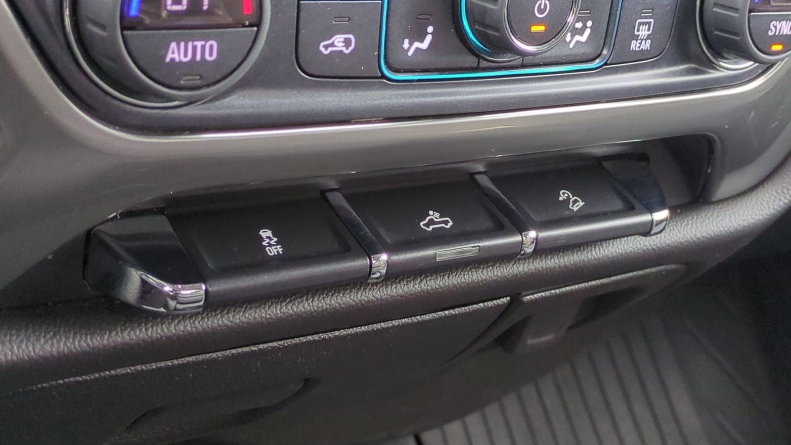 Thumbnail: 2019 Chevrolet Silverado 1500 - 27