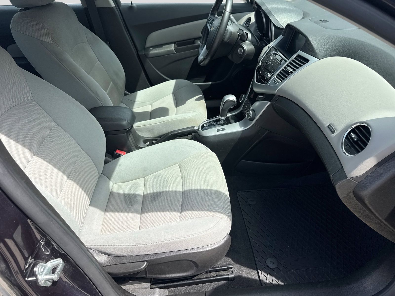 Thumbnail: 2014 Chevrolet Cruze - 21