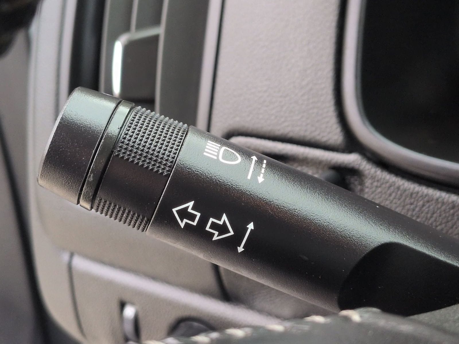 Thumbnail: 2022 Chevrolet Colorado - 30