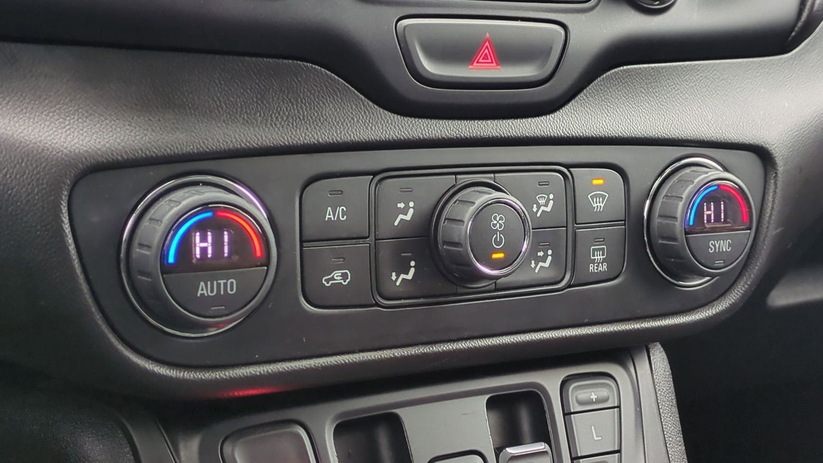 Thumbnail: 2020 GMC Terrain - 33