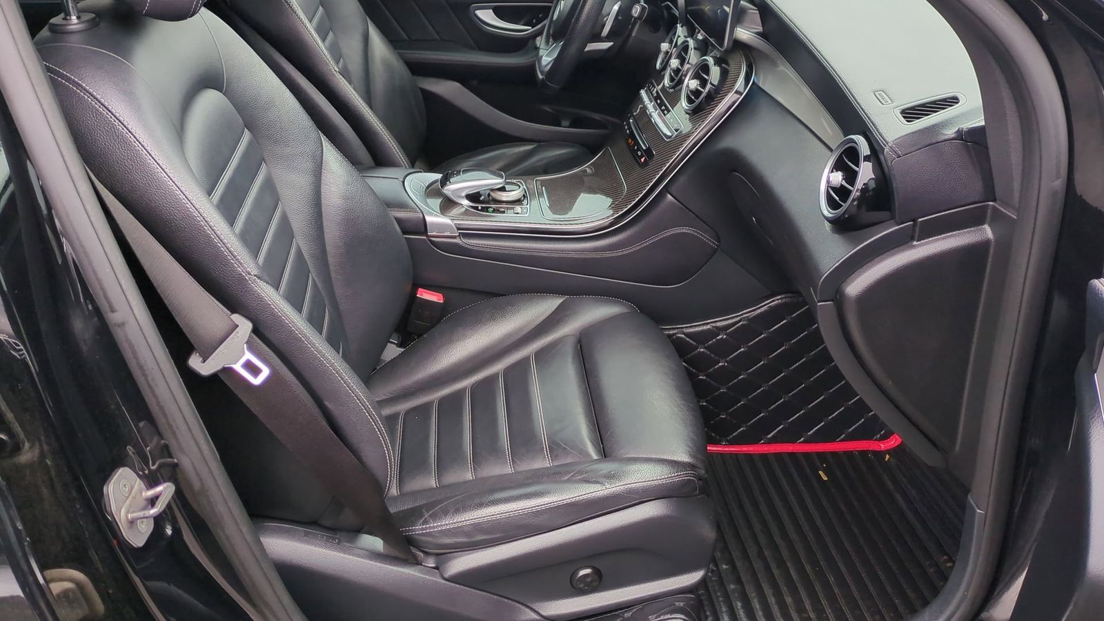 Thumbnail: 2017 Mercedes-Benz GLC - 22