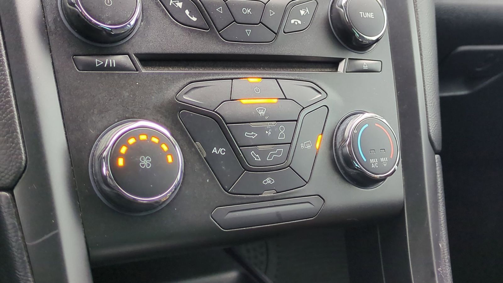 Thumbnail: 2018 Ford Fusion - 31