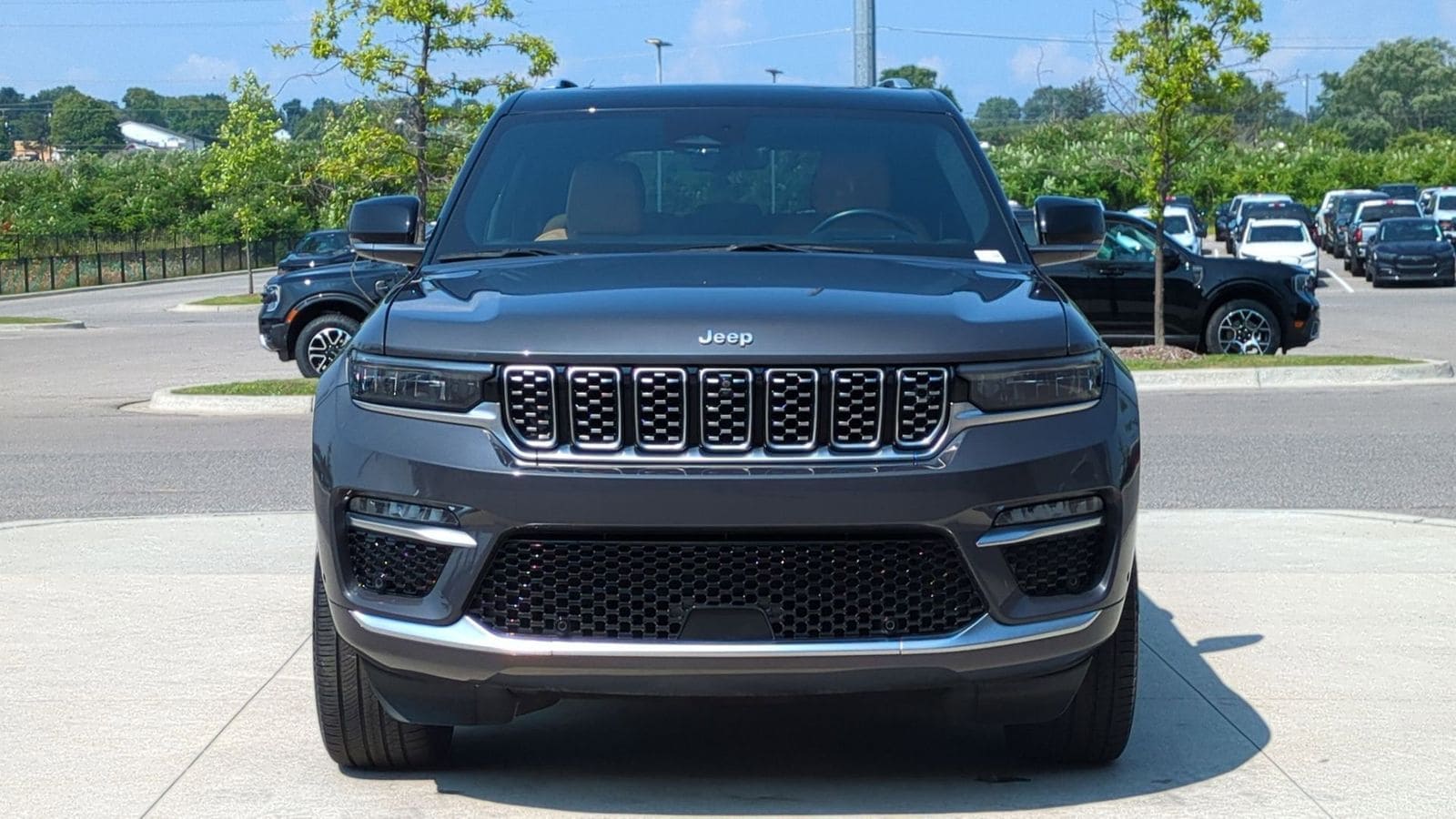 Thumbnail: 2022 Jeep Grand Cherokee - 10