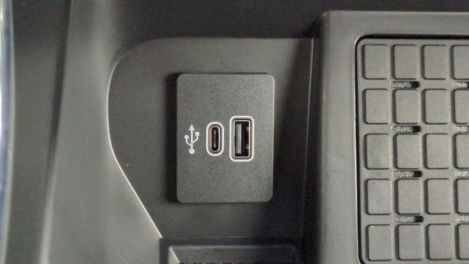 Thumbnail: 2025 Ford F-150 - 31