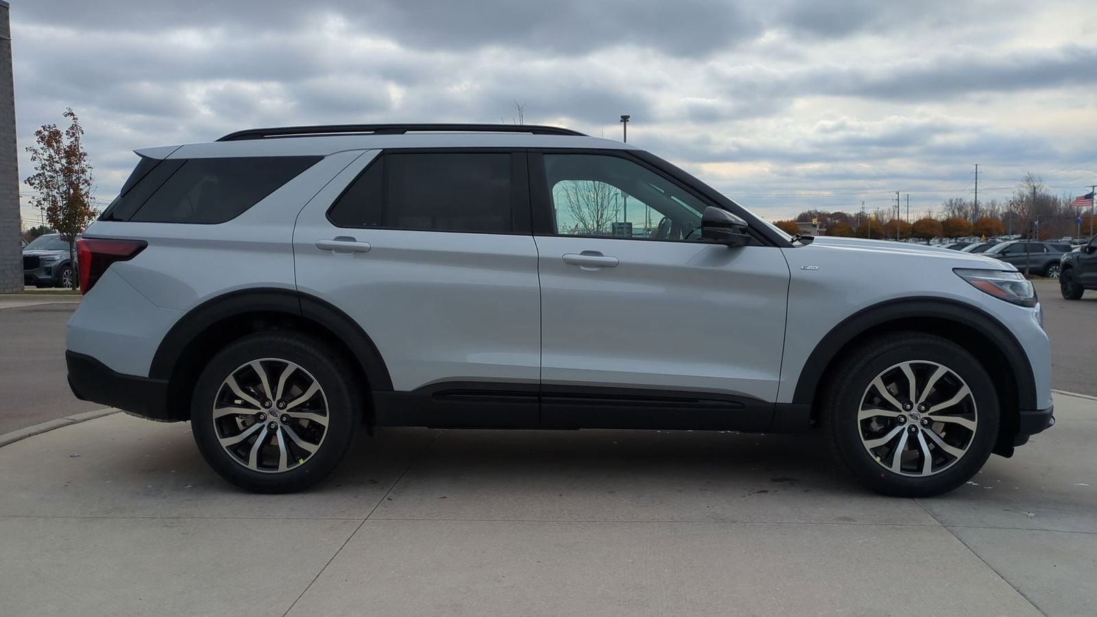 Thumbnail: 2026 Ford Explorer - 7