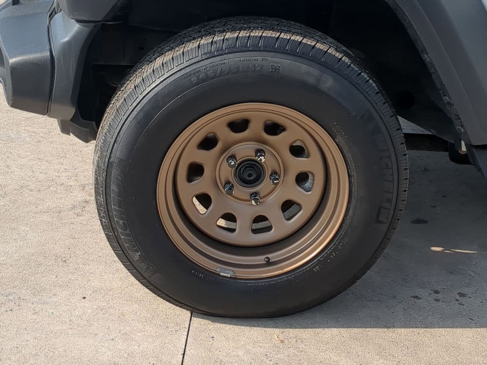 Thumbnail: 2018 Jeep Wrangler - 17