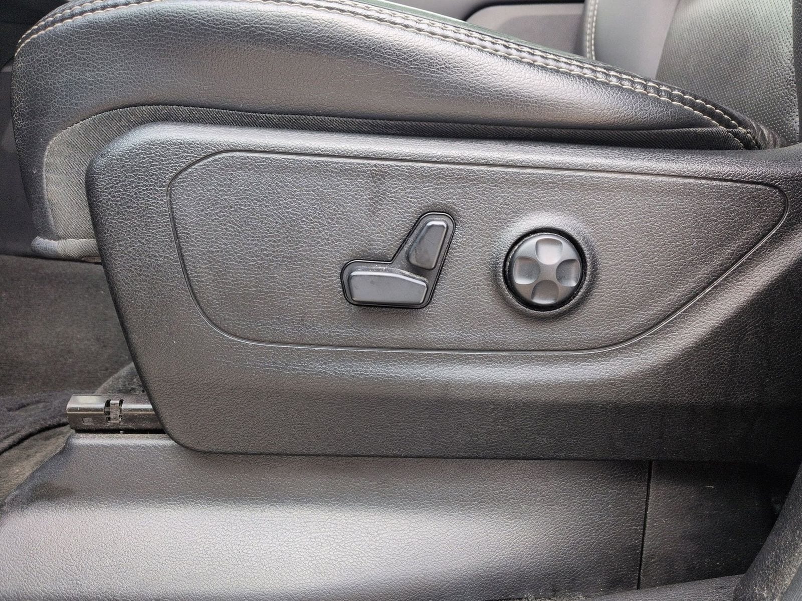 Thumbnail: 2020 RAM 1500 - 18