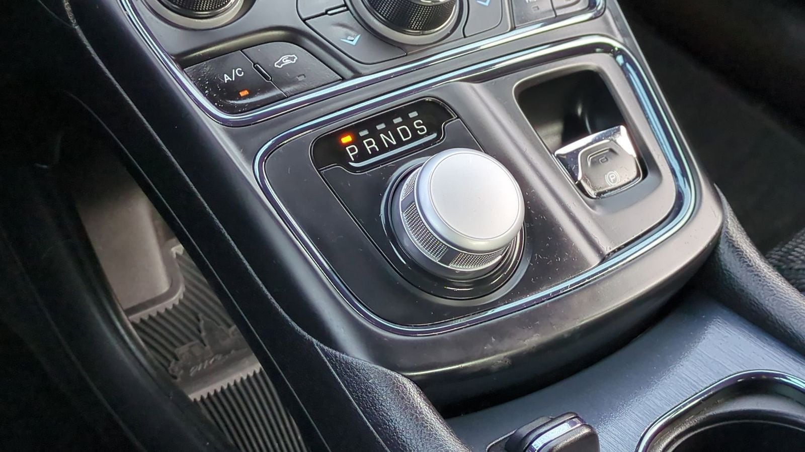 Thumbnail: 2015 Chrysler 200 - 29