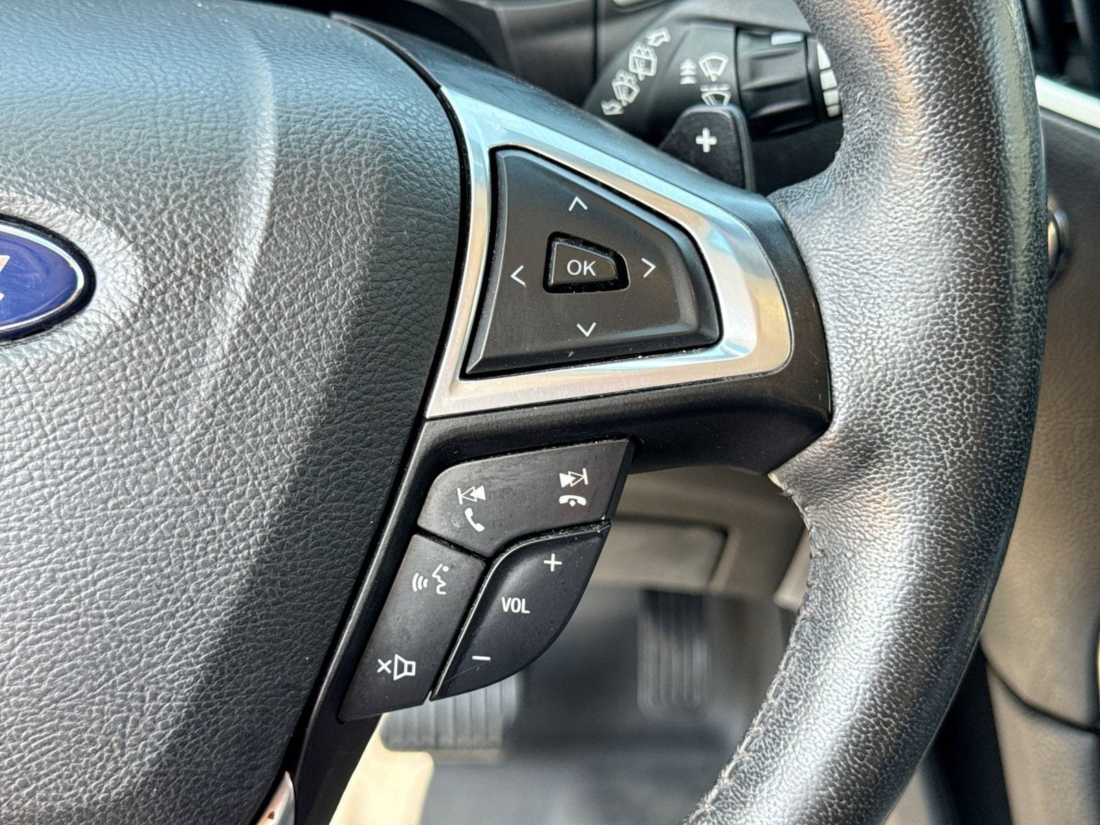 Thumbnail: 2015 Ford Edge - 29