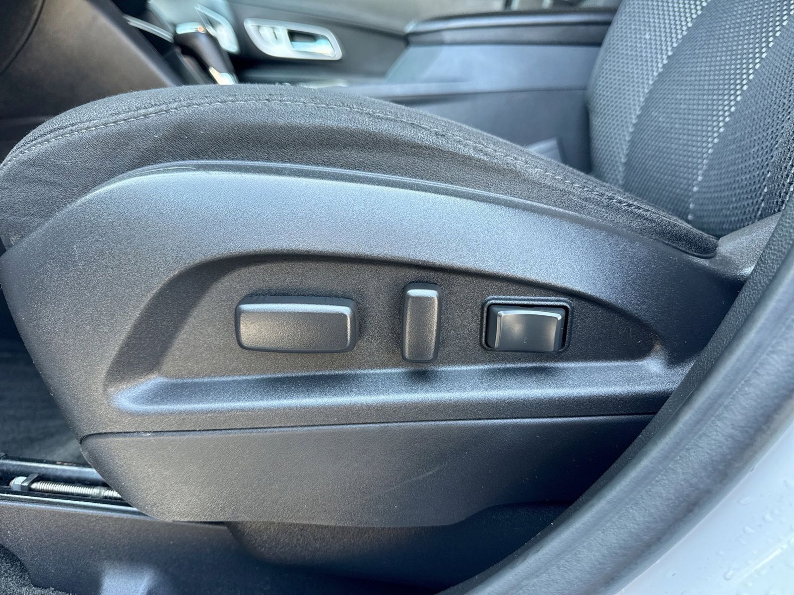 Thumbnail: 2017 Chevrolet Equinox - 3