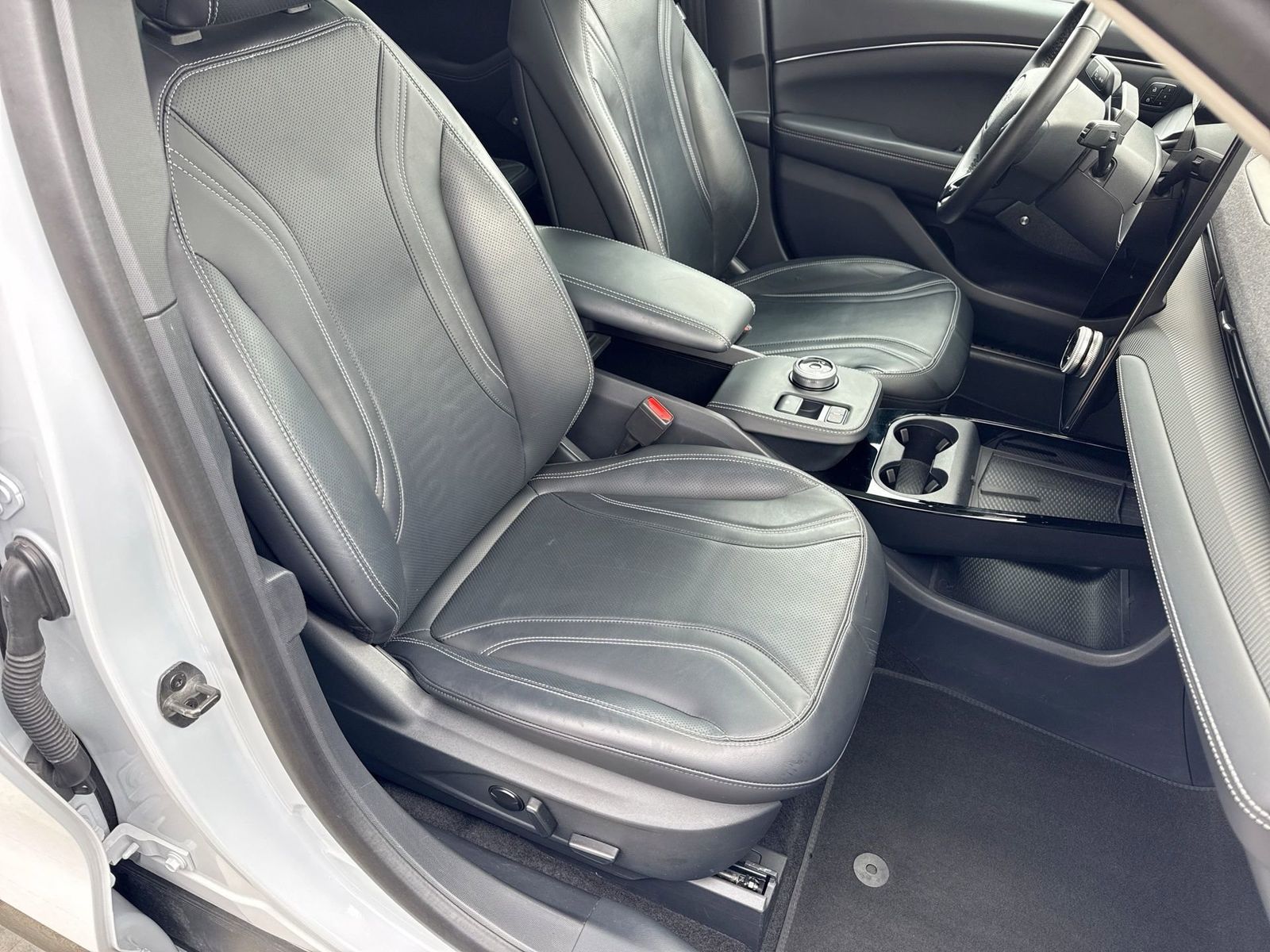 Thumbnail: 2022 Ford Mustang Mach-E - 22