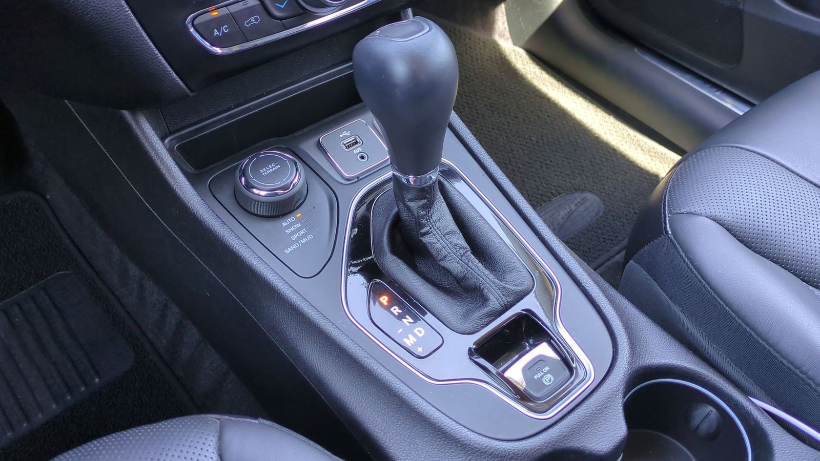2019 Jeep Cherokee Overland 33