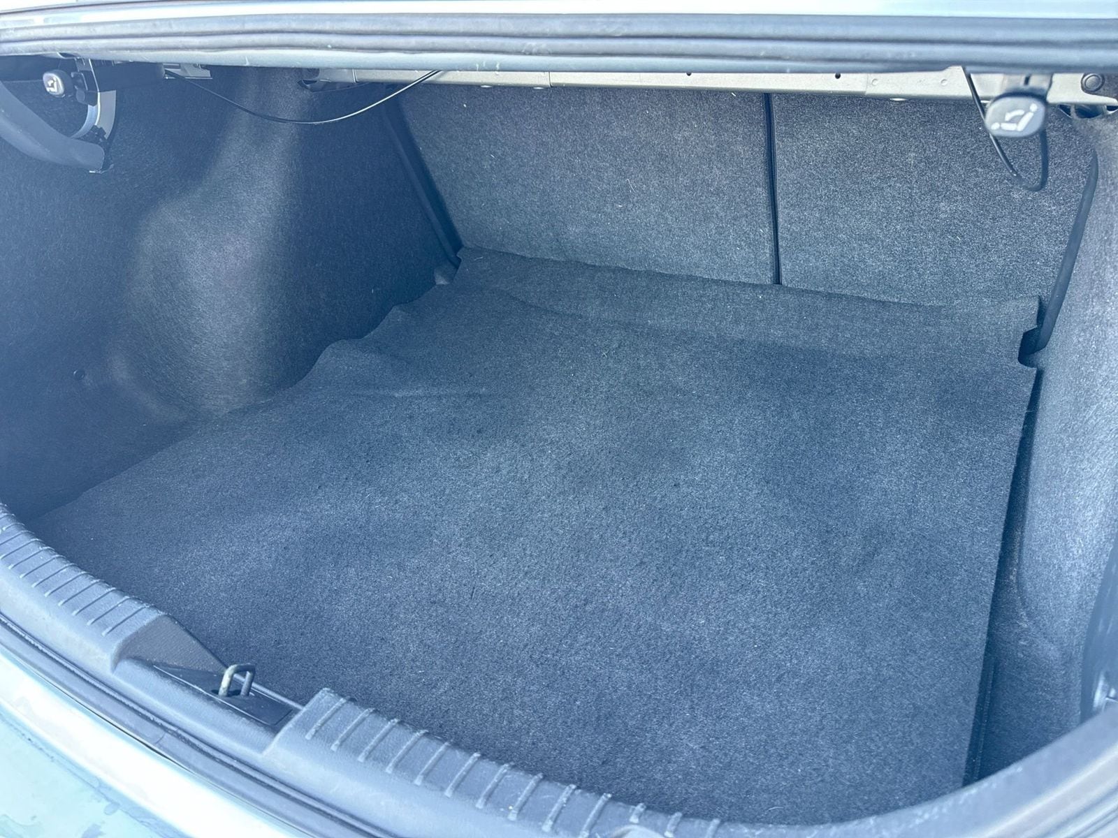 Thumbnail: 2018 Mazda Mazda3 - 32