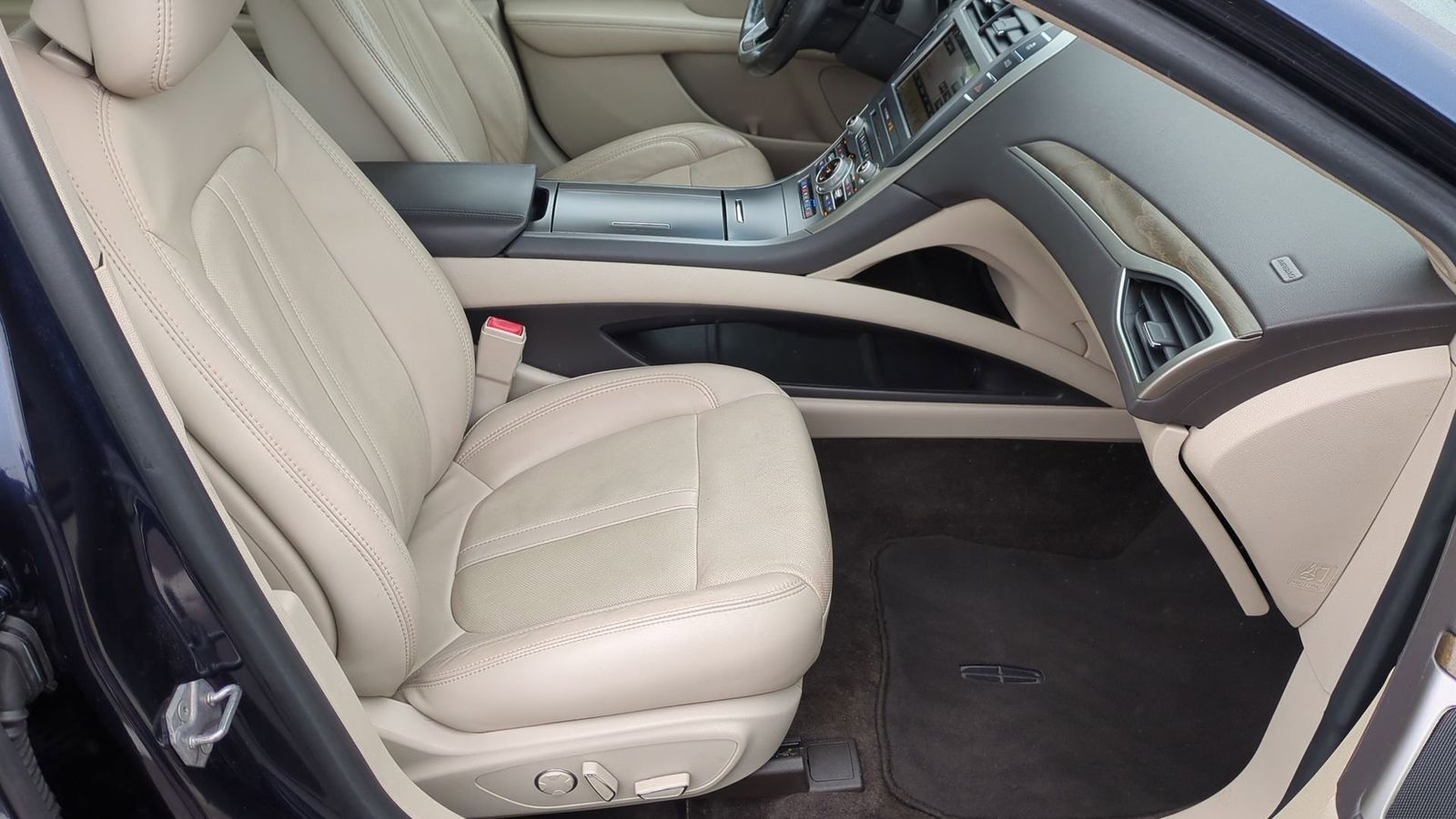 Thumbnail: 2017 Lincoln MKZ - 26