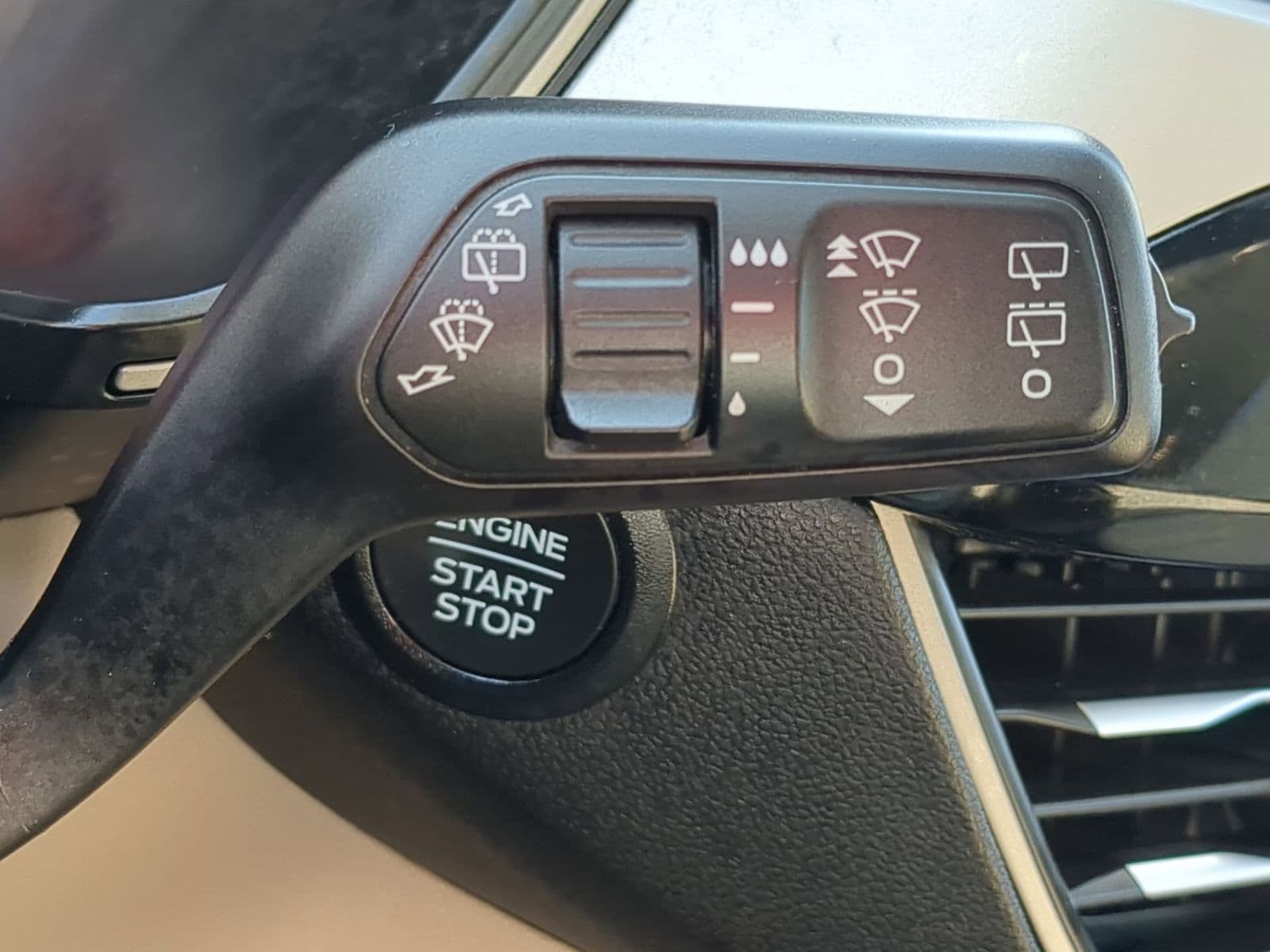 Thumbnail: 2021 Ford Escape - 29