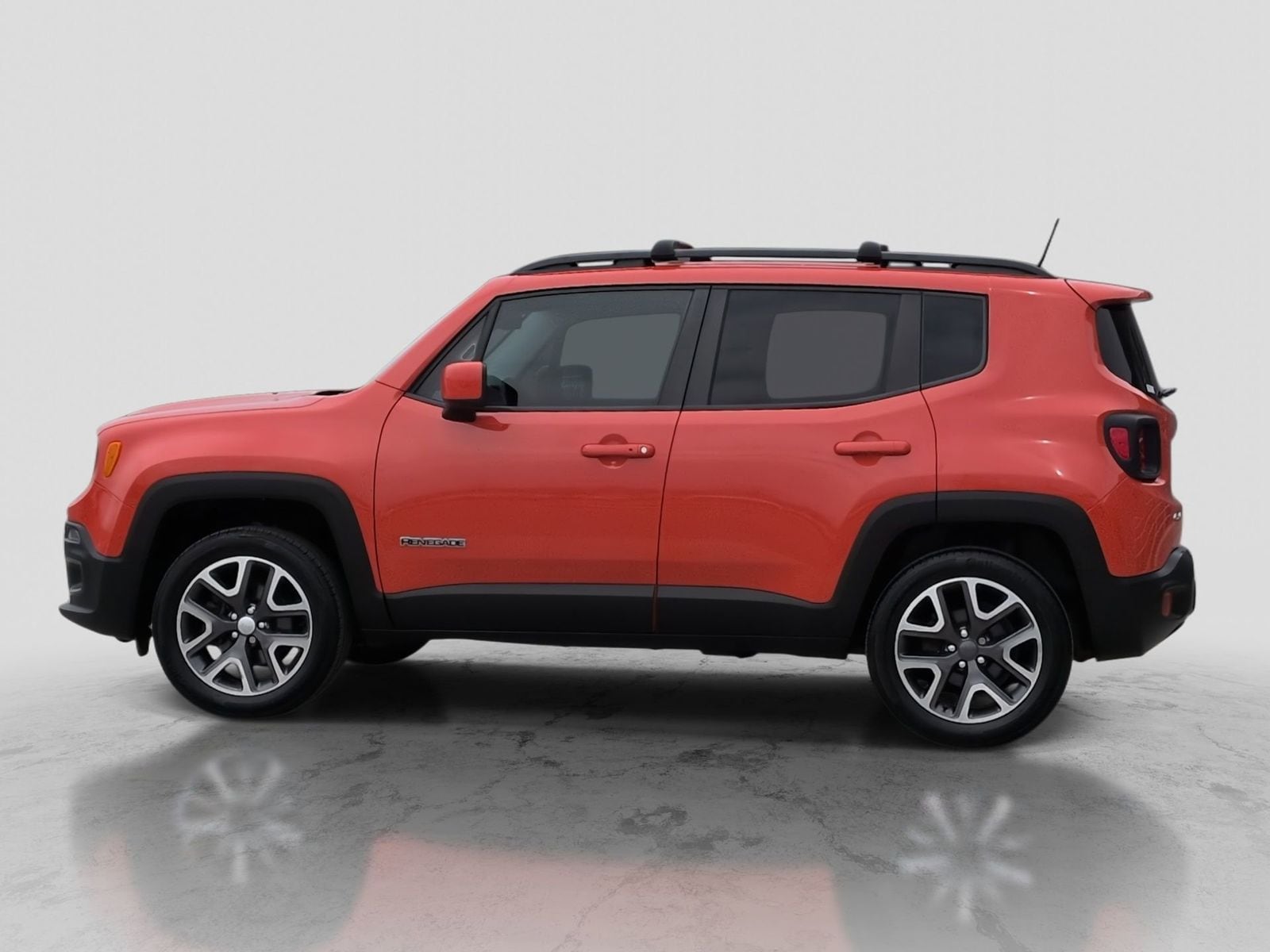 Thumbnail: 2017 Jeep Renegade - 3