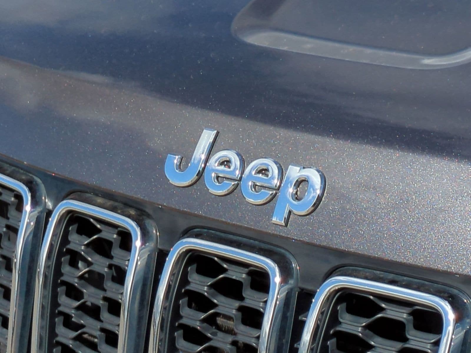 Thumbnail: 2021 Jeep Grand Cherokee - 14