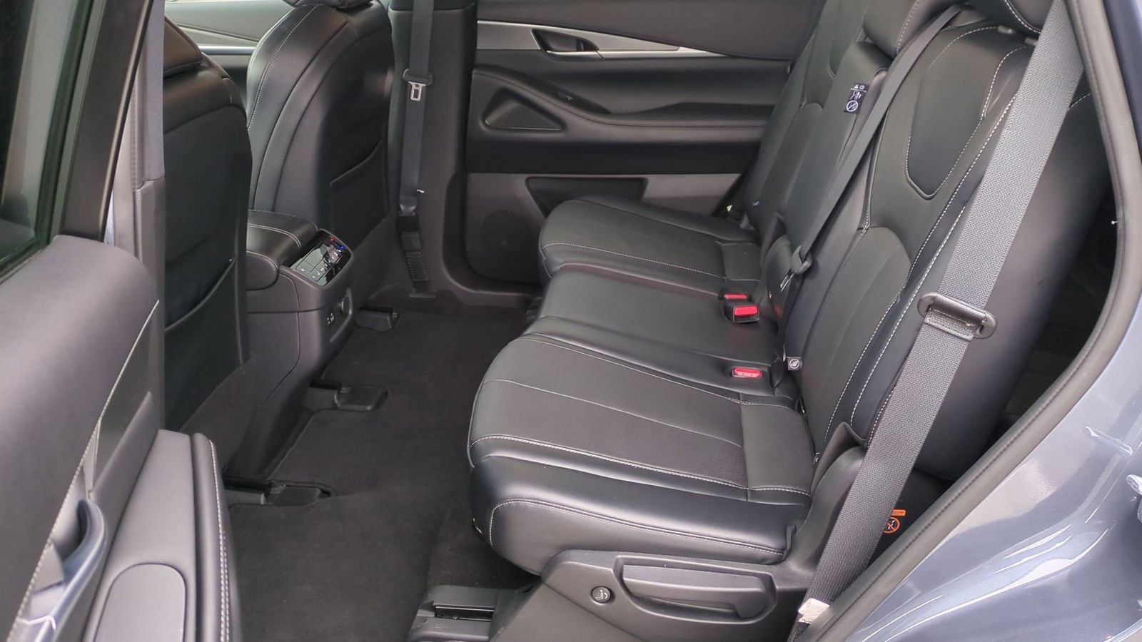 Thumbnail: 2023 INFINITI QX60 - 17