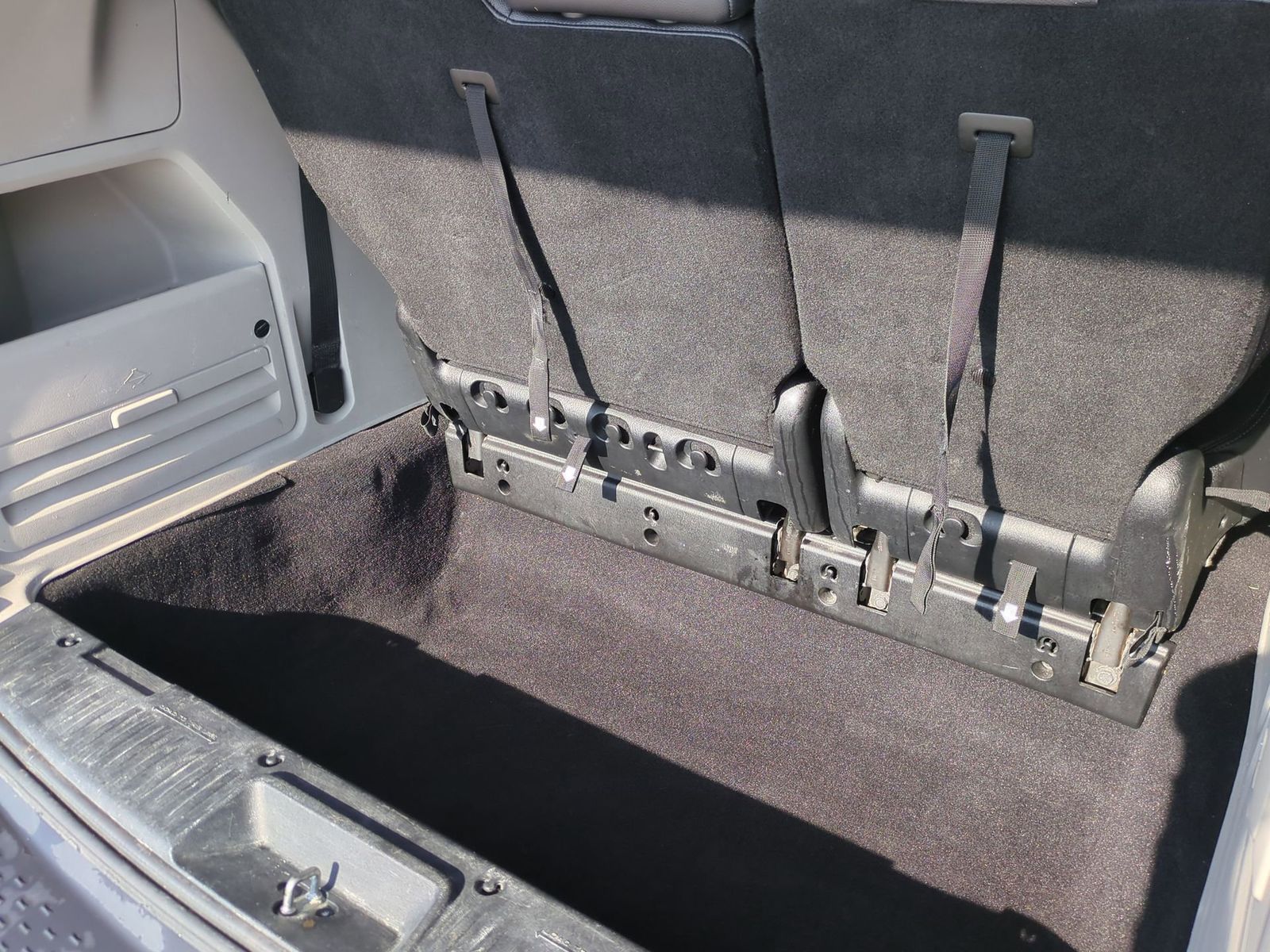 Thumbnail: 2012 Chrysler Town & Country - 38