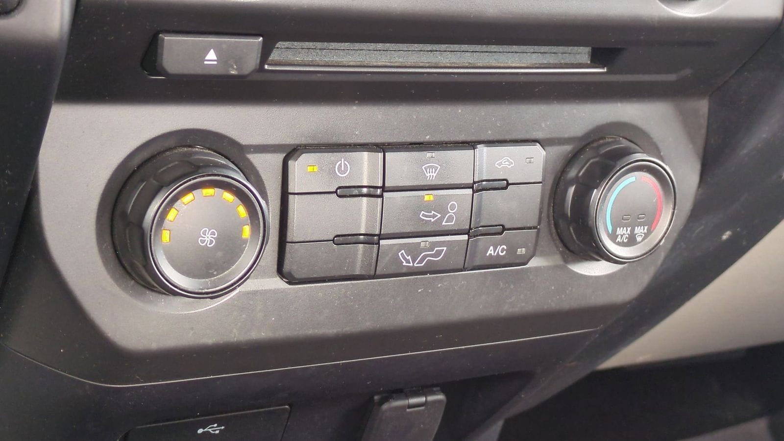 Thumbnail: 2018 Ford F-150 - 32