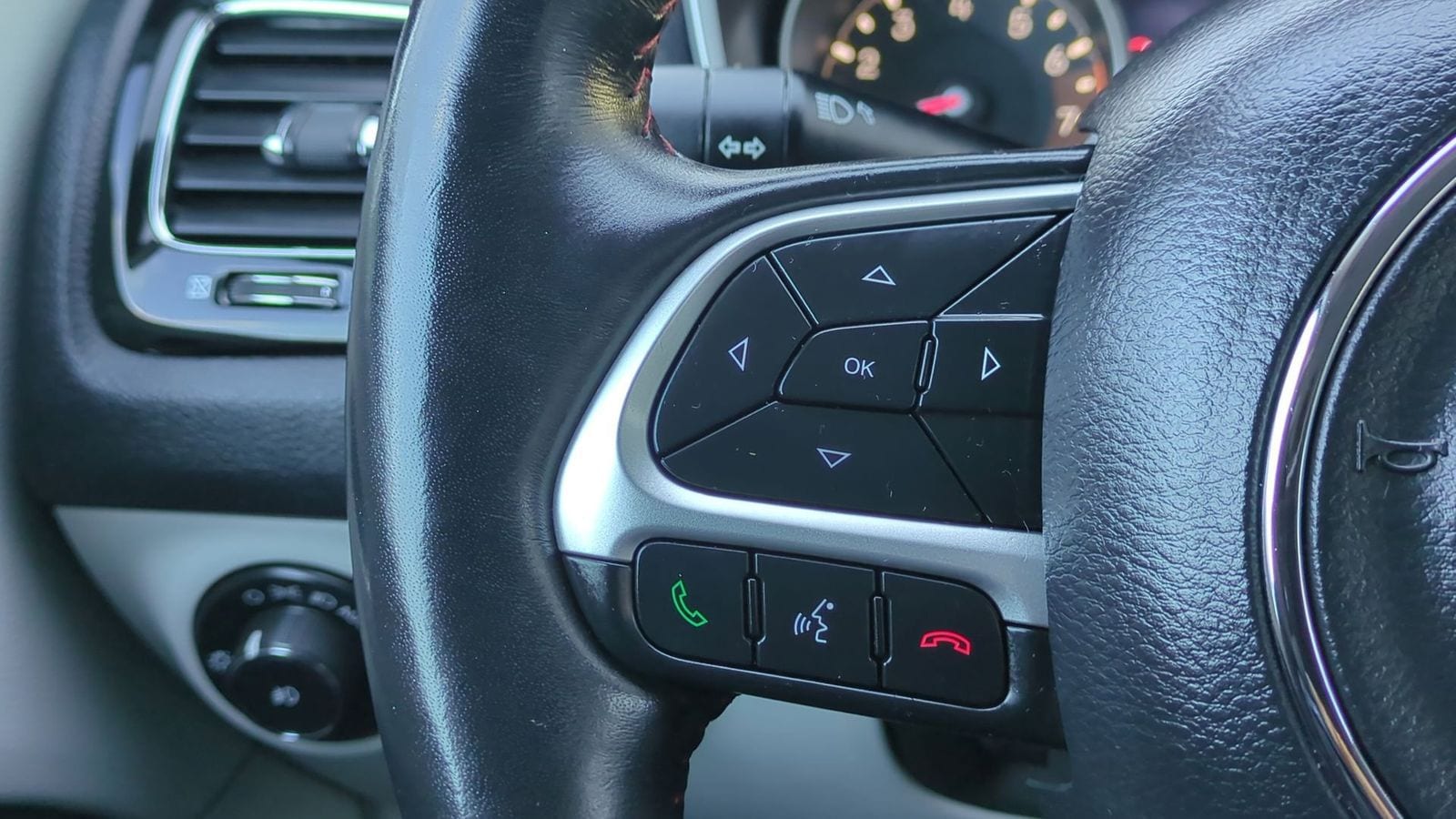 Thumbnail: 2019 Jeep Compass - 22