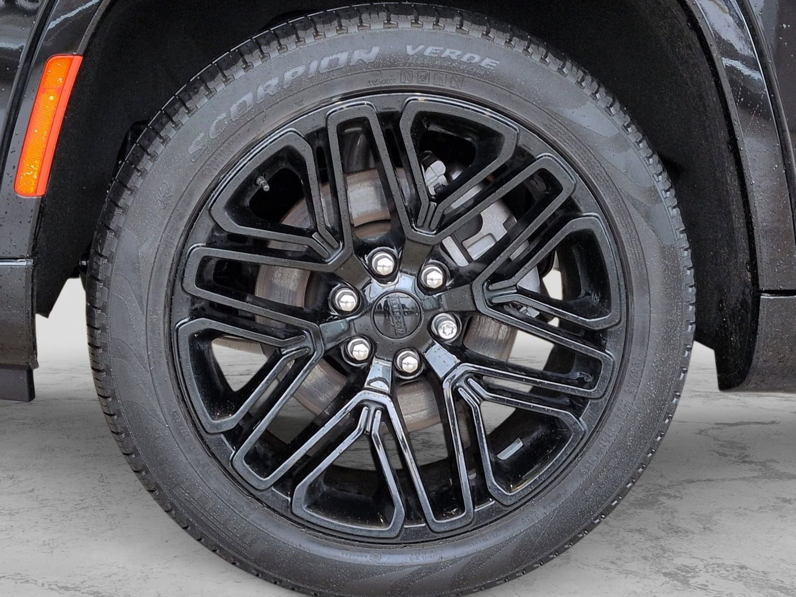 Thumbnail: 2024 Jeep Wagoneer - 15