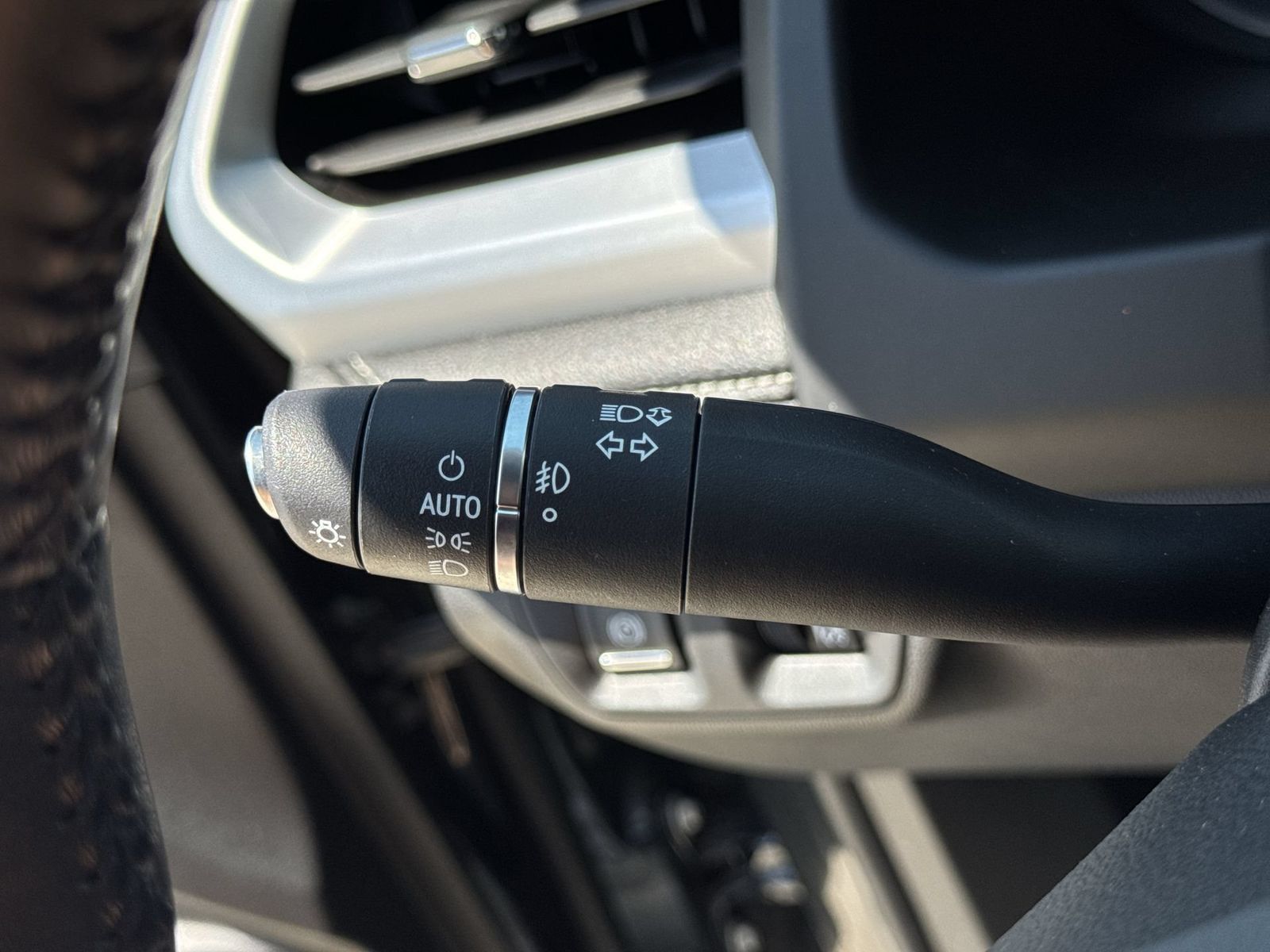 Thumbnail: 2019 GMC Acadia - 28