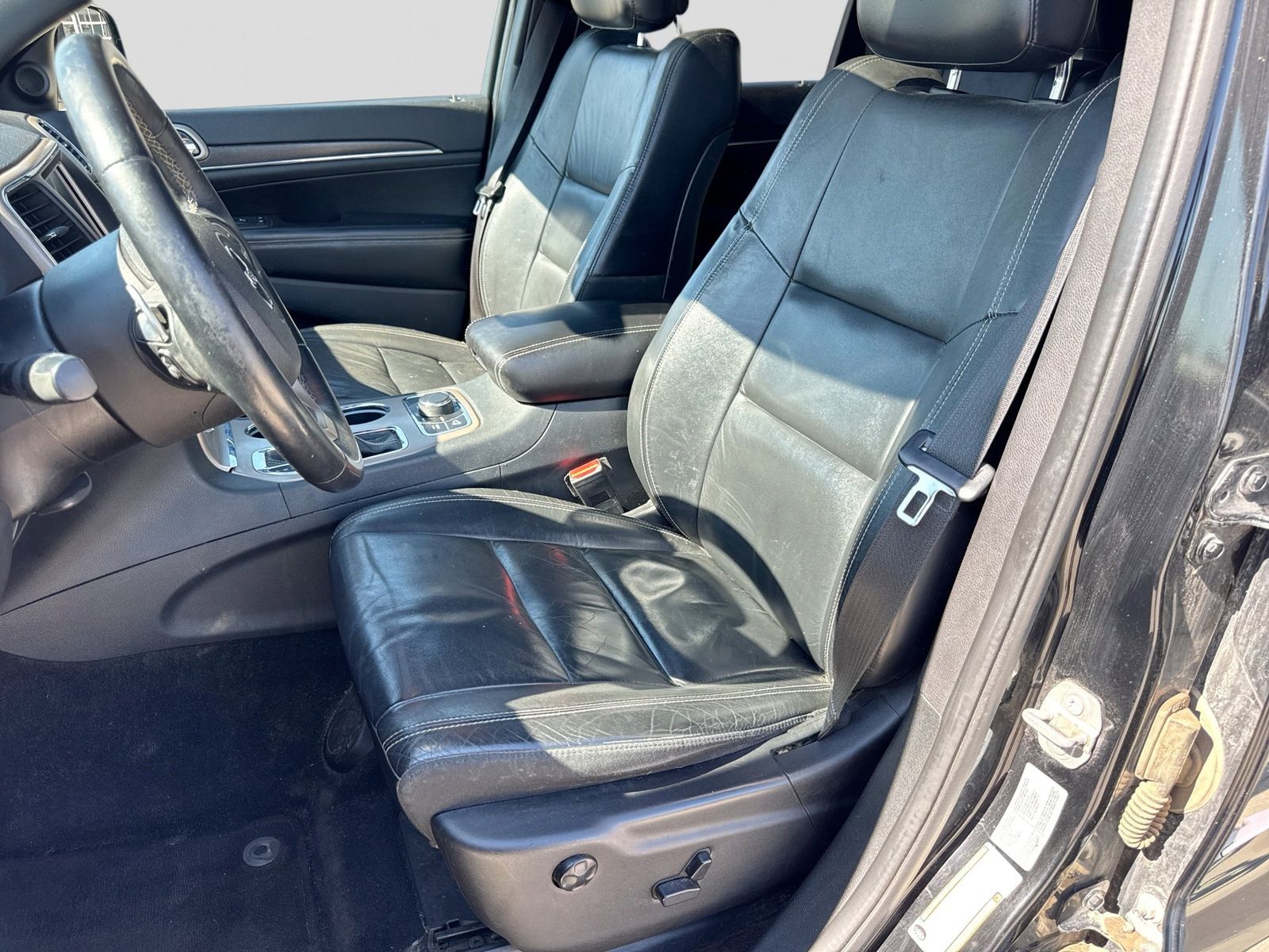 Thumbnail: 2017 Jeep Grand Cherokee - 17