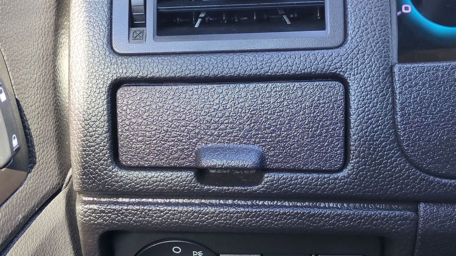 Thumbnail: 2012 Ford Fusion - 30