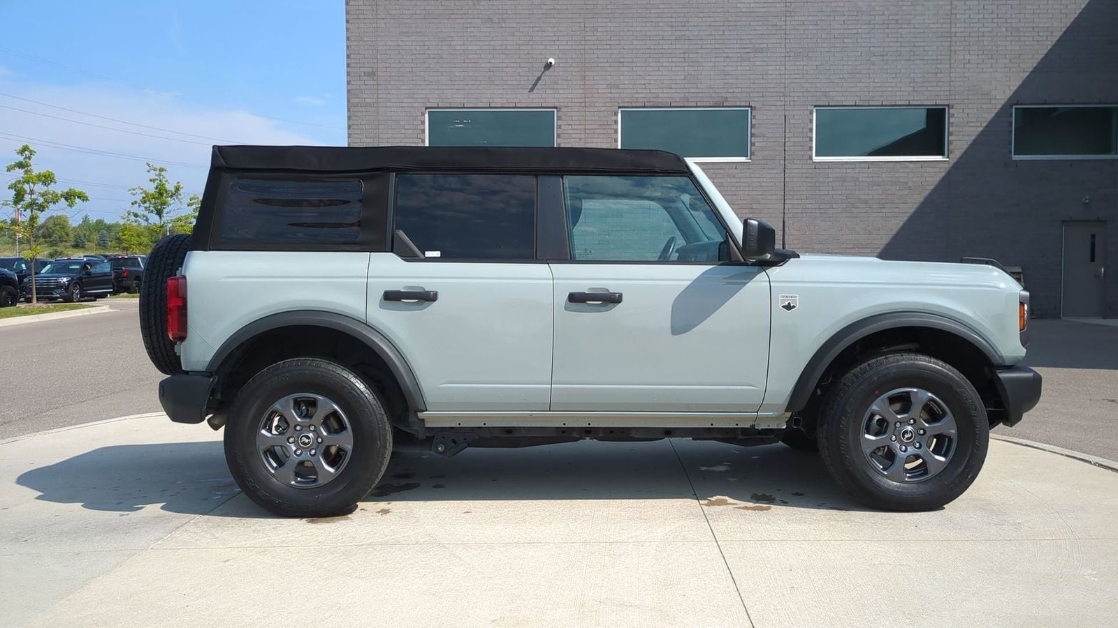 Thumbnail: 2023 Ford Bronco - 8