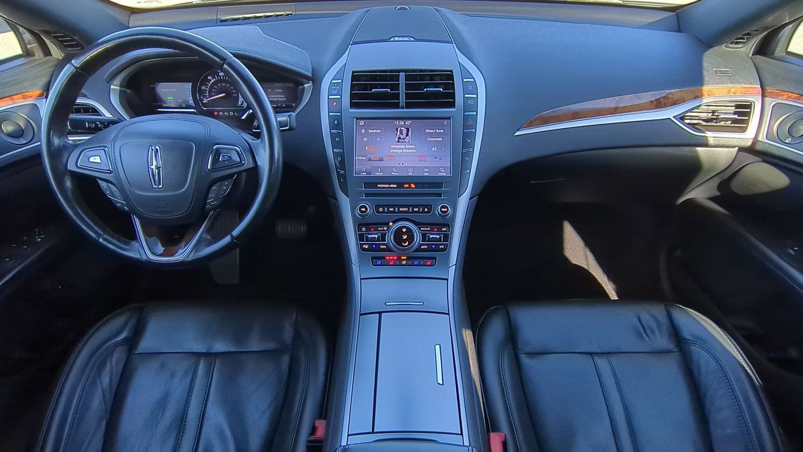 Thumbnail: 2020 Lincoln MKZ - 17