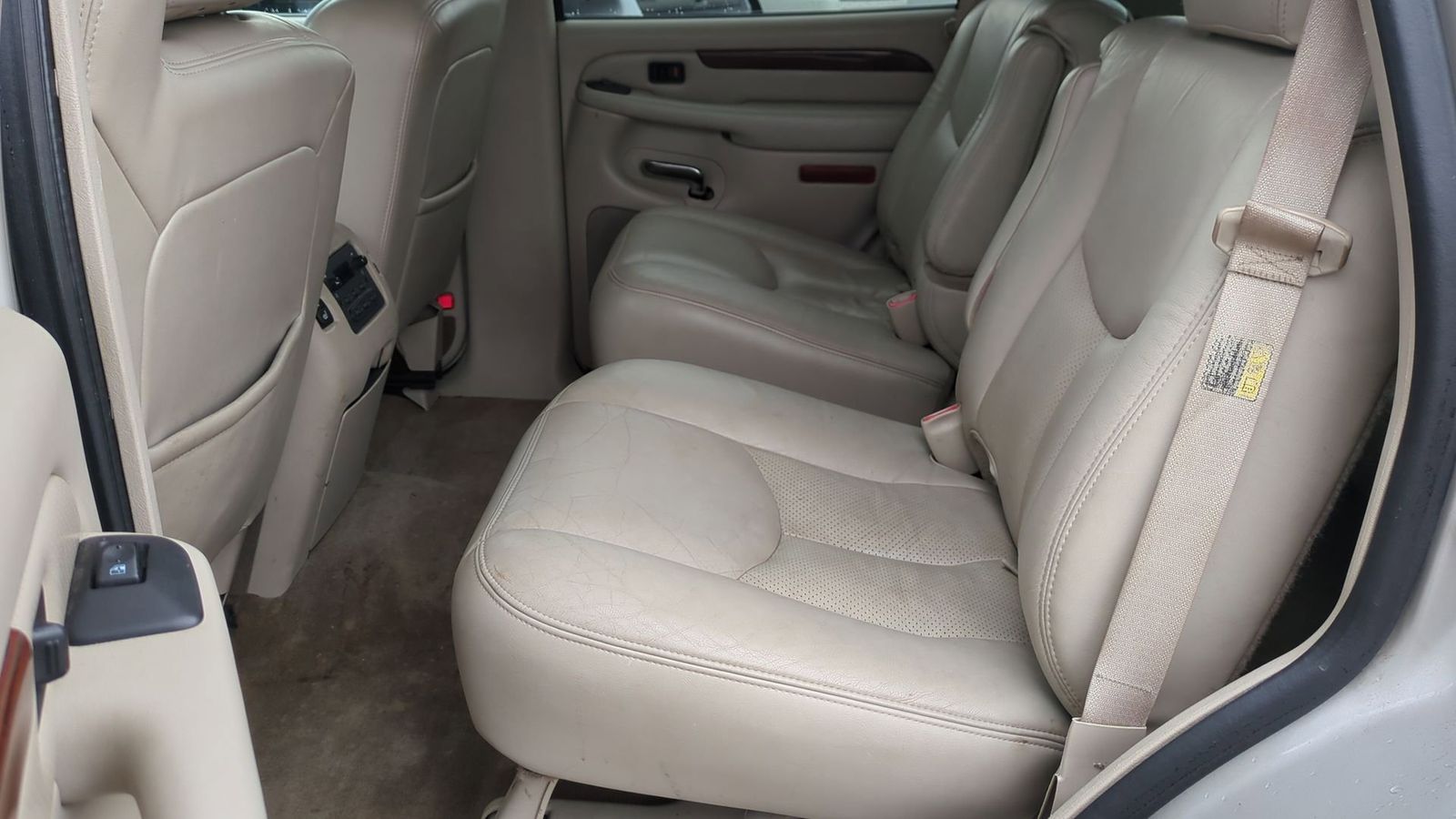 Thumbnail: 2004 Cadillac Escalade - 15