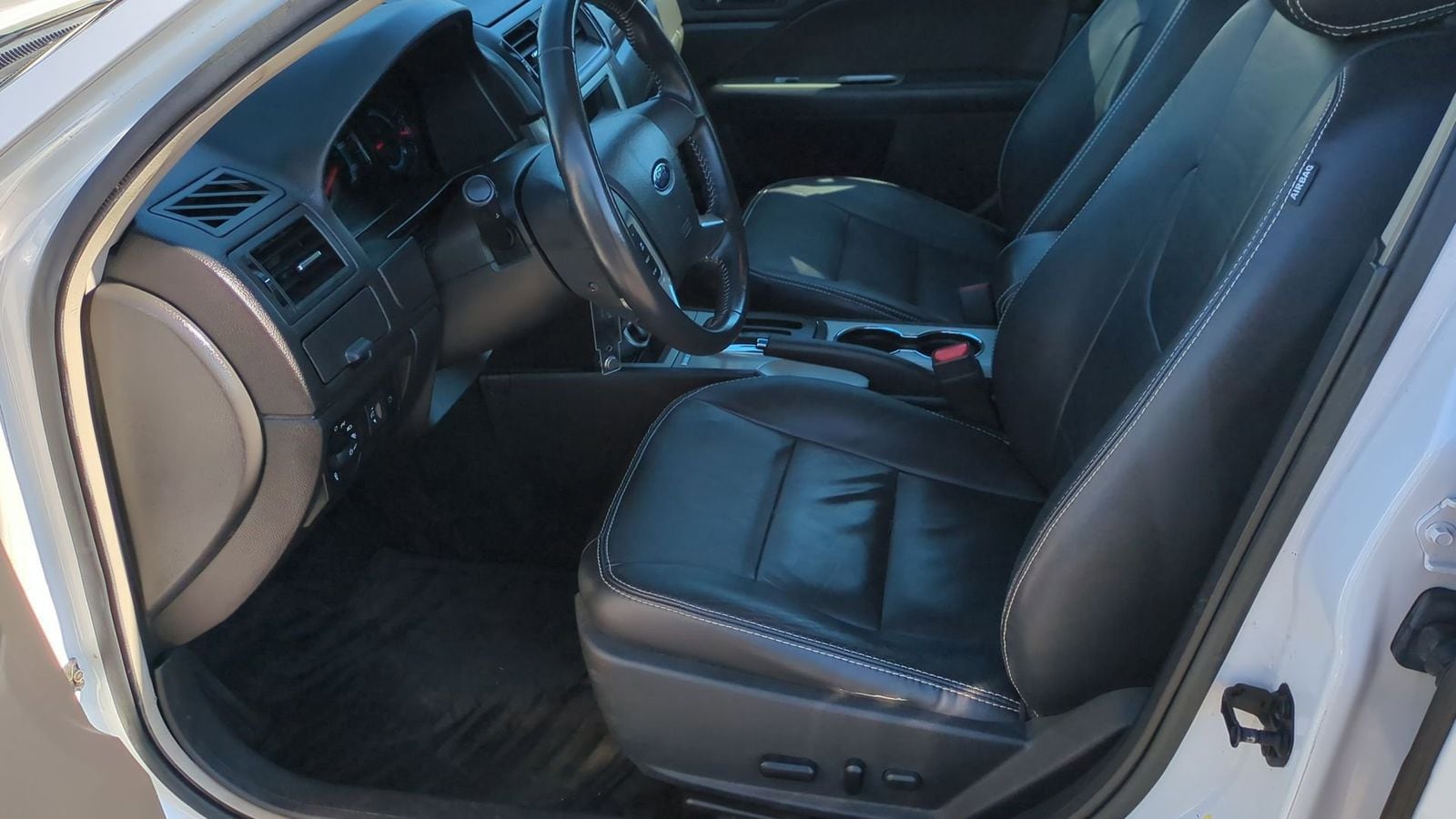 Thumbnail: 2012 Ford Fusion - 16