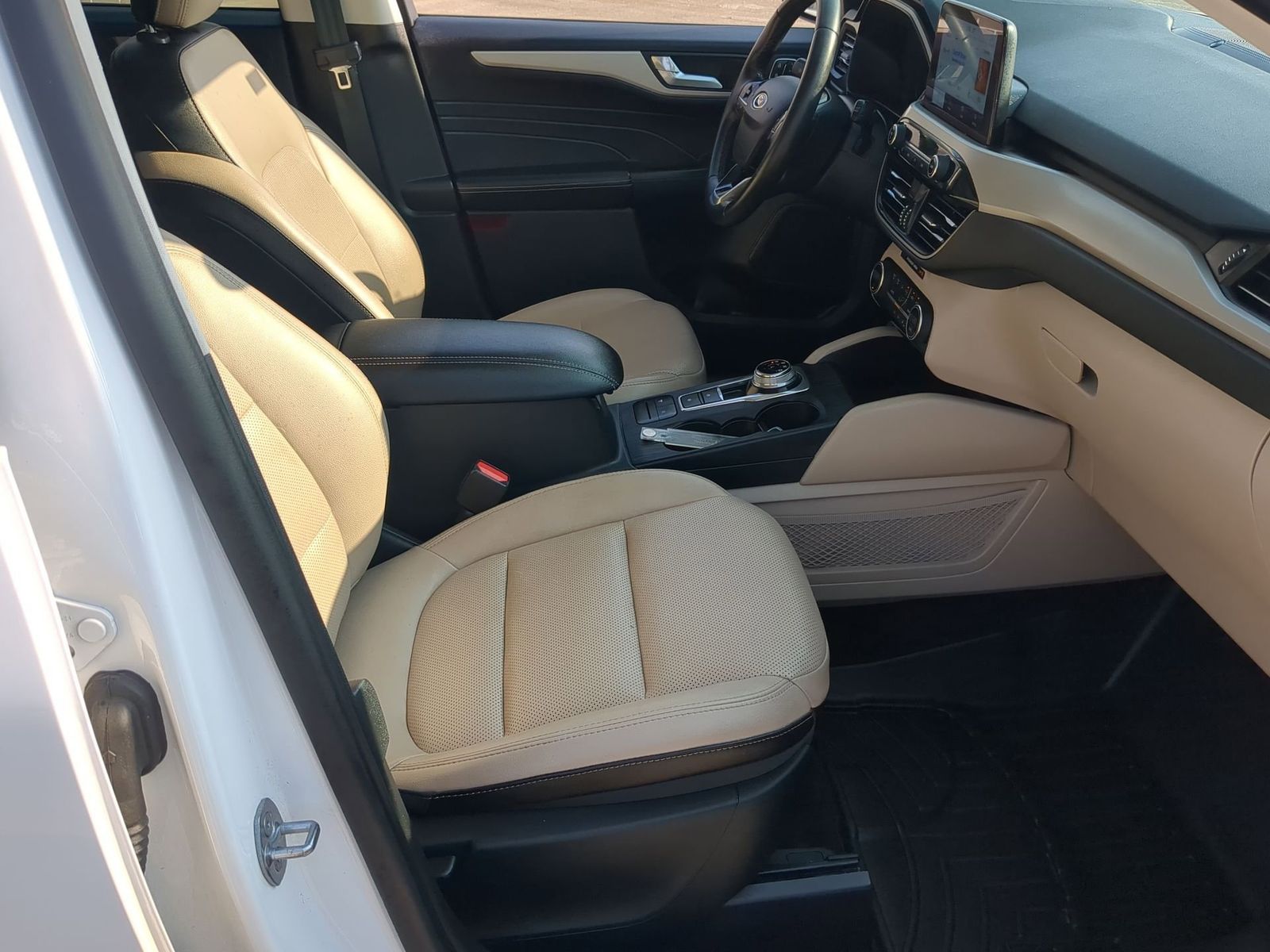 Thumbnail: 2021 Ford Escape - 25