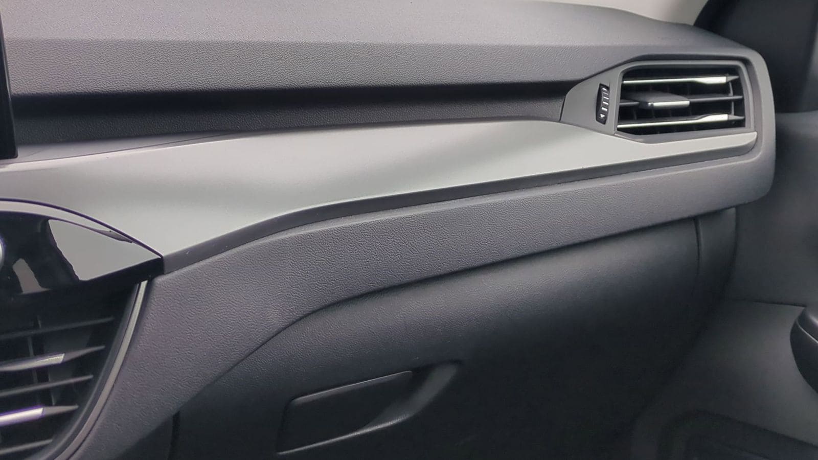 Thumbnail: 2023 Ford Escape - 32