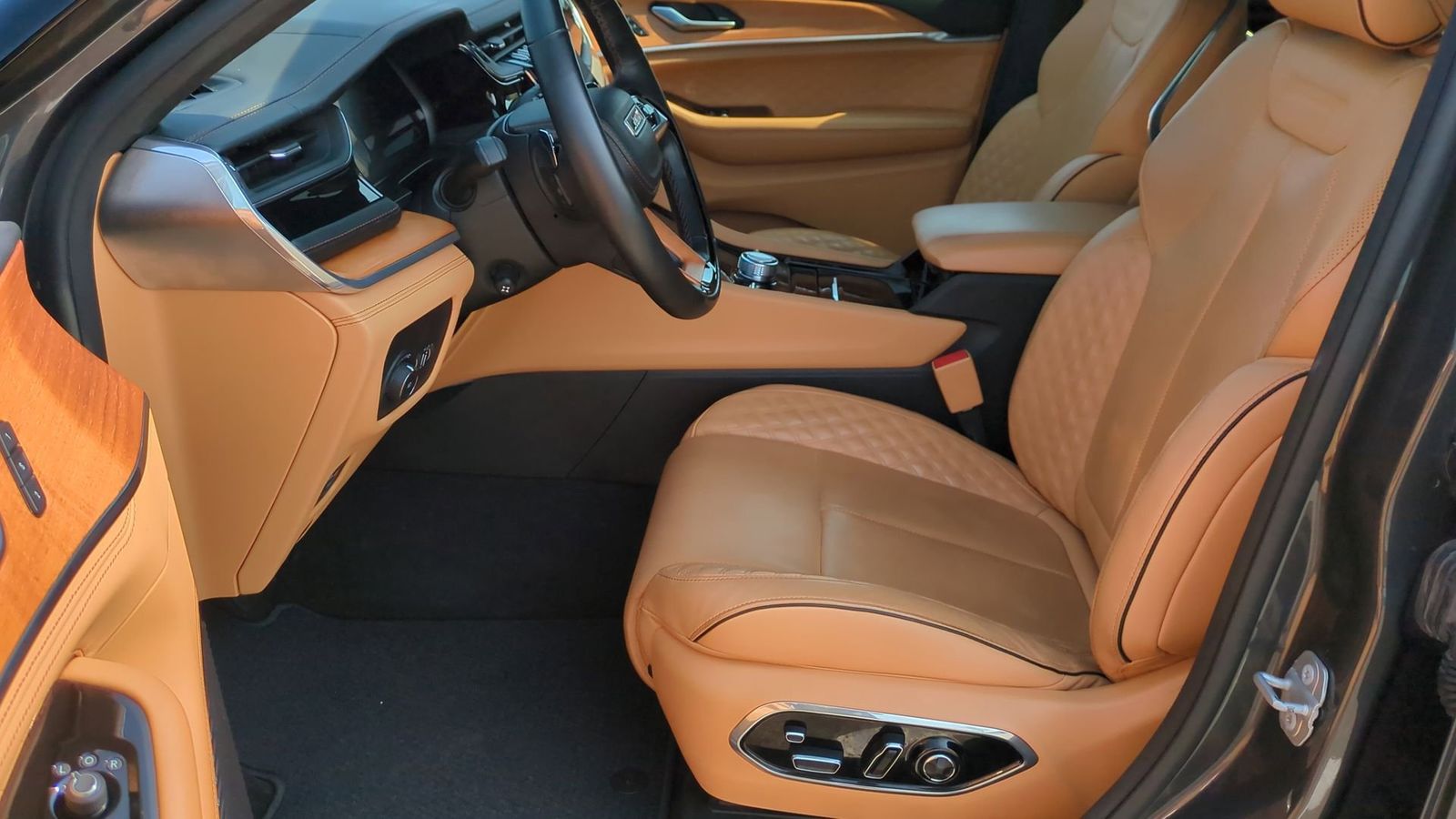 Thumbnail: 2022 Jeep Grand Cherokee - 18